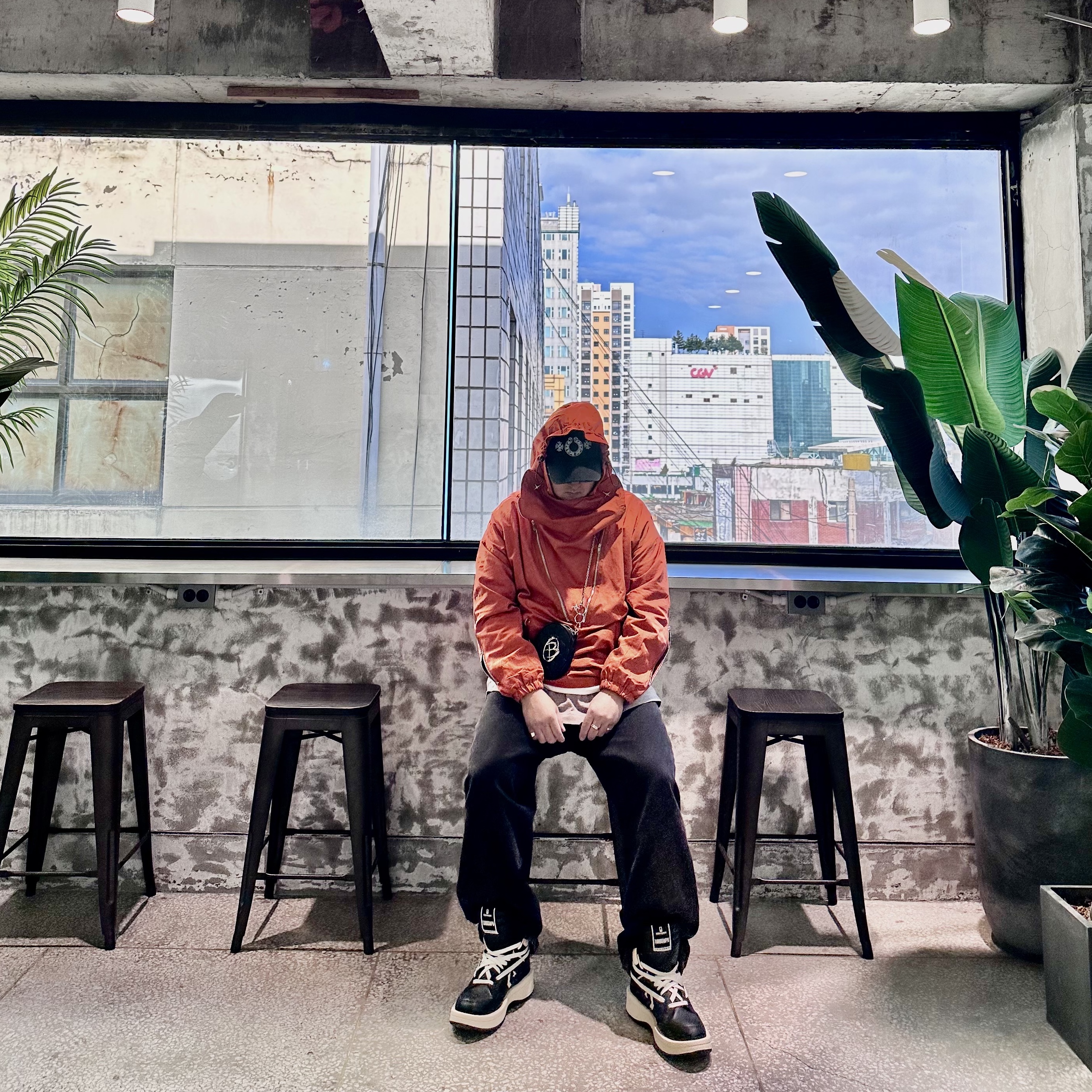 Gentle Monster x Maison Margiela MM114 Black Clear, Stussy Washed Canvas Big OL' Jean Black 착용 스타일 - 1