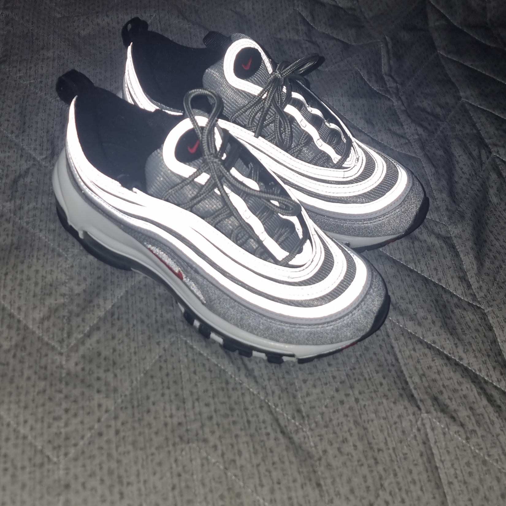 (W) Nike Air Max 97 OG Silver Bullet 2022 착용 스타일 - 1