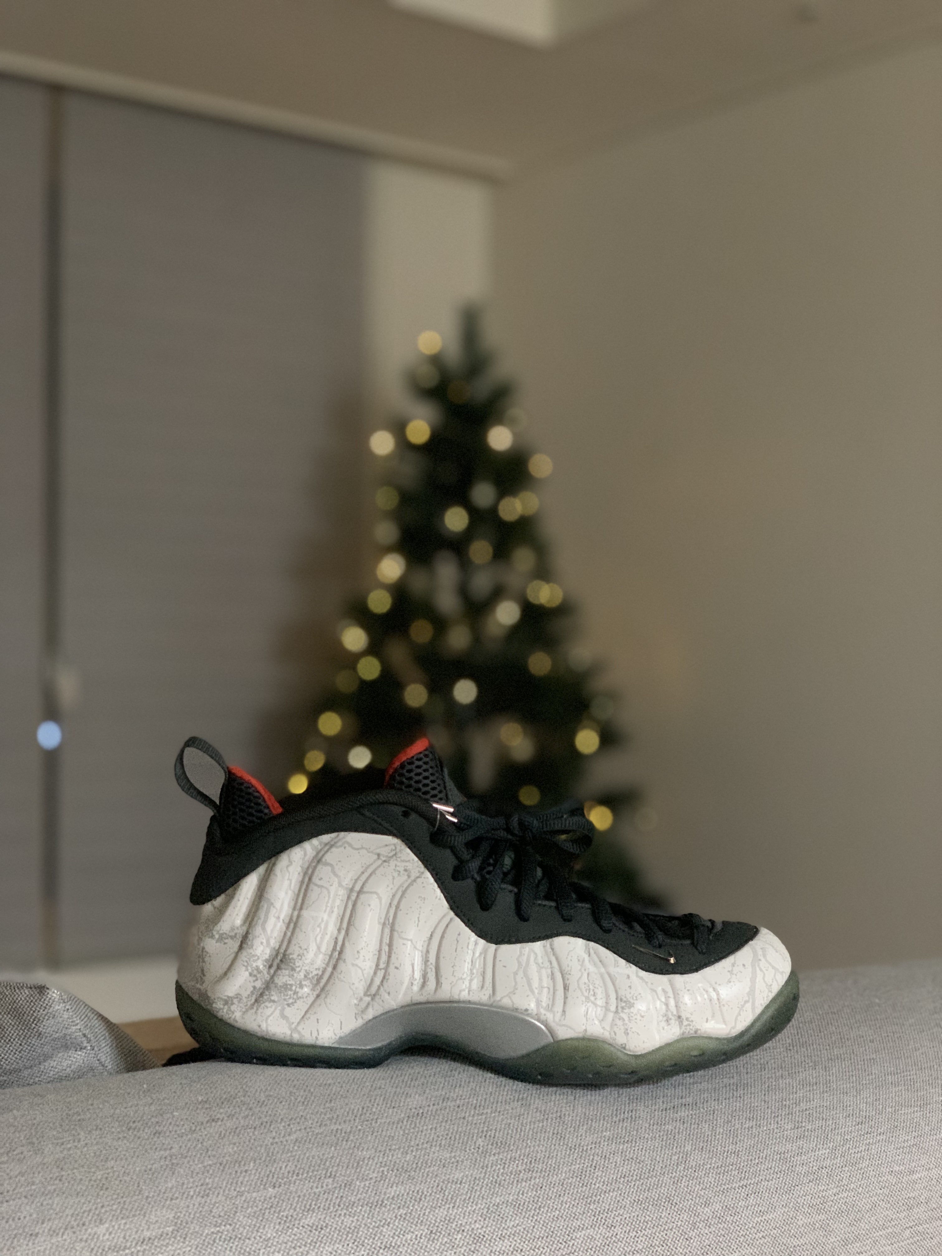 Nike x Tekken 8 Air Foamposite One PRM Jin 착용 스타일 - 1