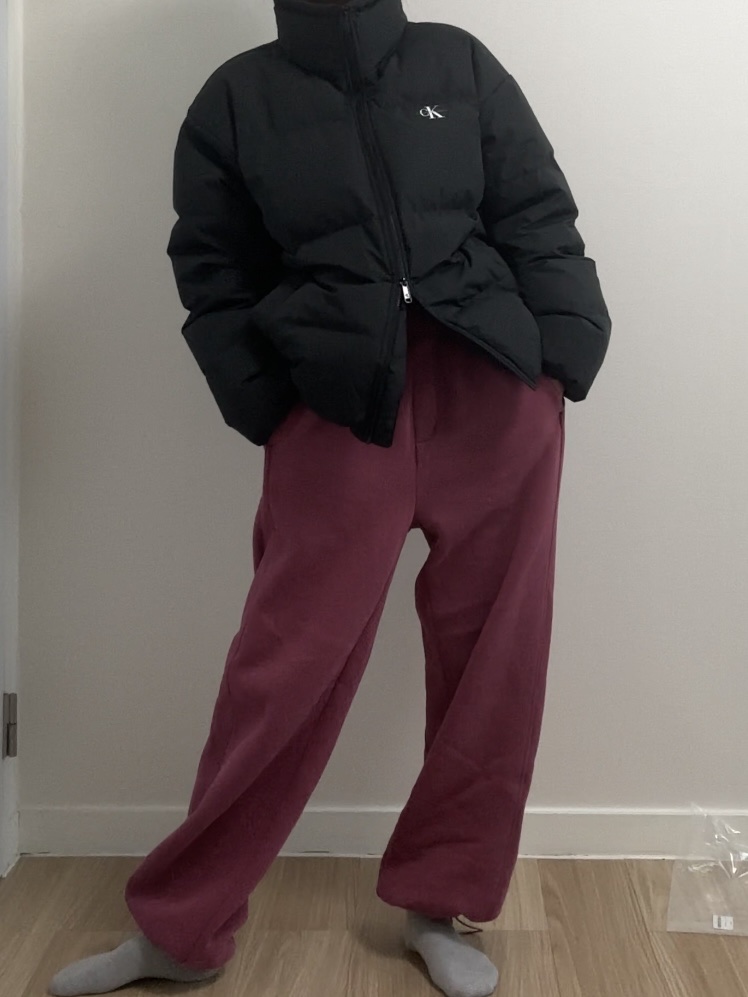 Calvin Klein Relaxed Fit Short Puffer White 착용 스타일 - 1