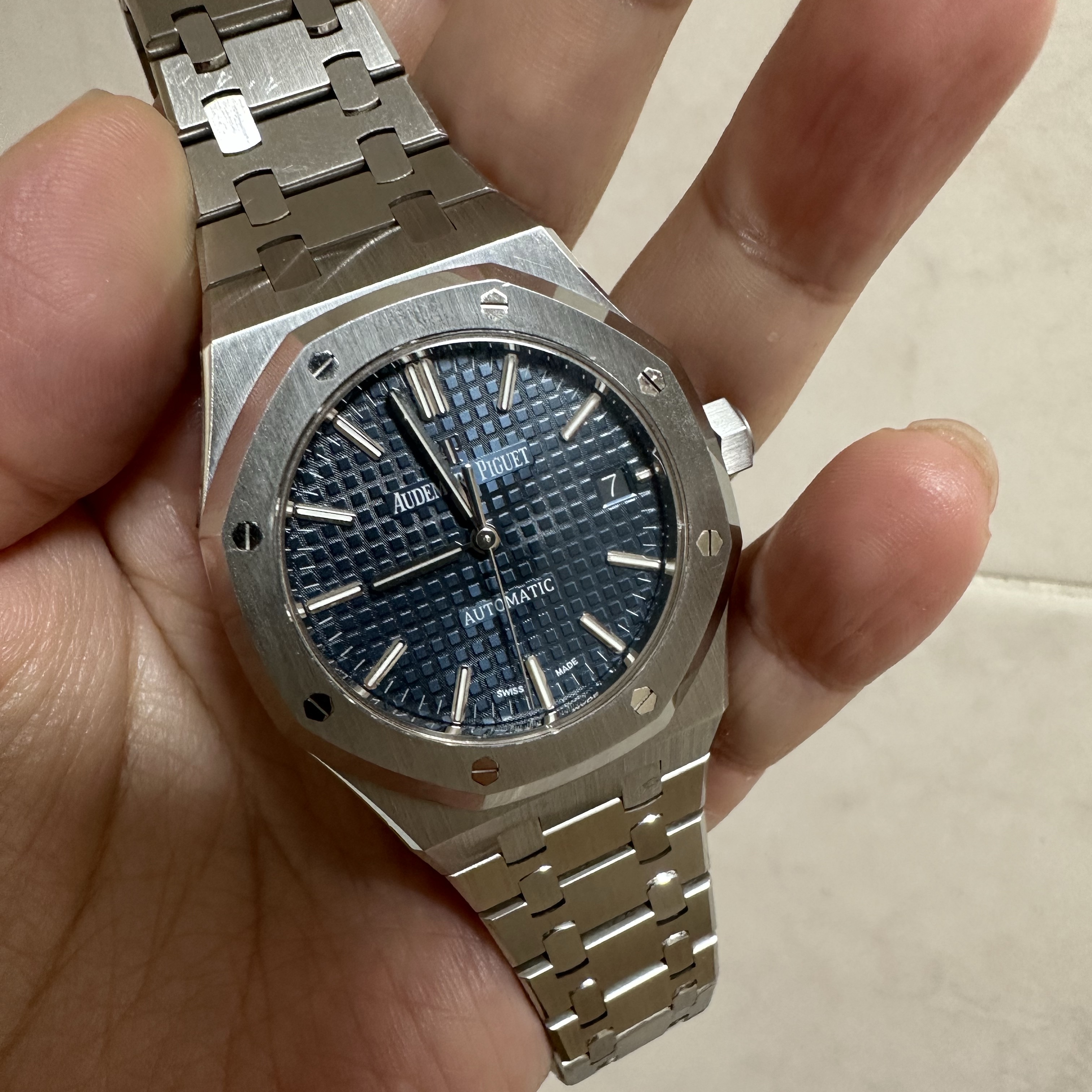 [KREAM 단독] CHRONOPEN Chronopen Watch Cleaner, Audemars Piguet Royal Oak Selfwinding 37mm Steel Bracelet Blue 착용 스타일 - 1
