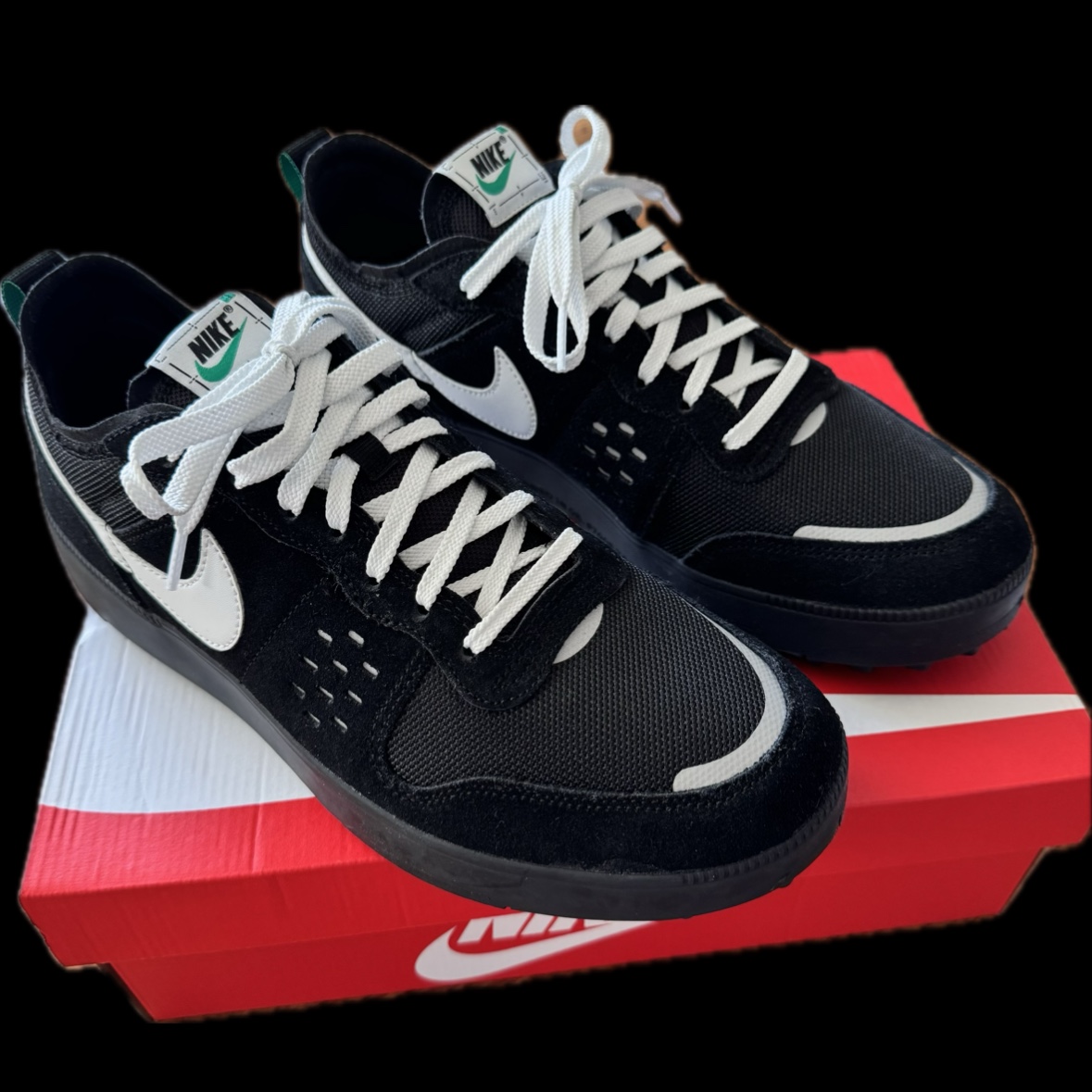 Nike C1TY Black Stadium Green 착용 스타일
