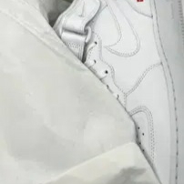 Nike x Supreme Air Force 1 Mid White 착용 스타일