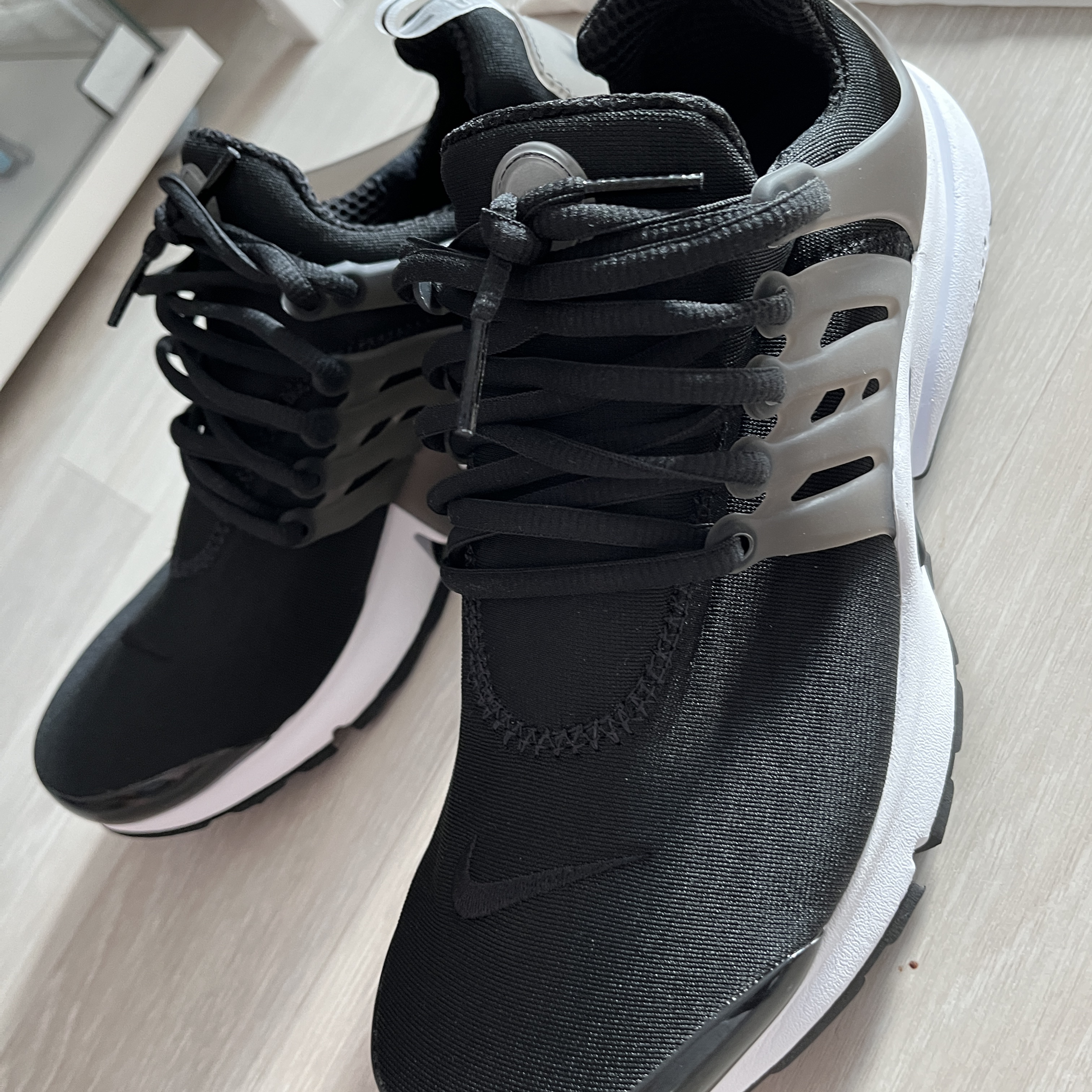 Nike Air Presto Black White 착용 스타일