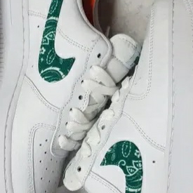 (W) Nike Air Force 1 '07 Essential Paisley Swoosh White Malachite 착용 스타일