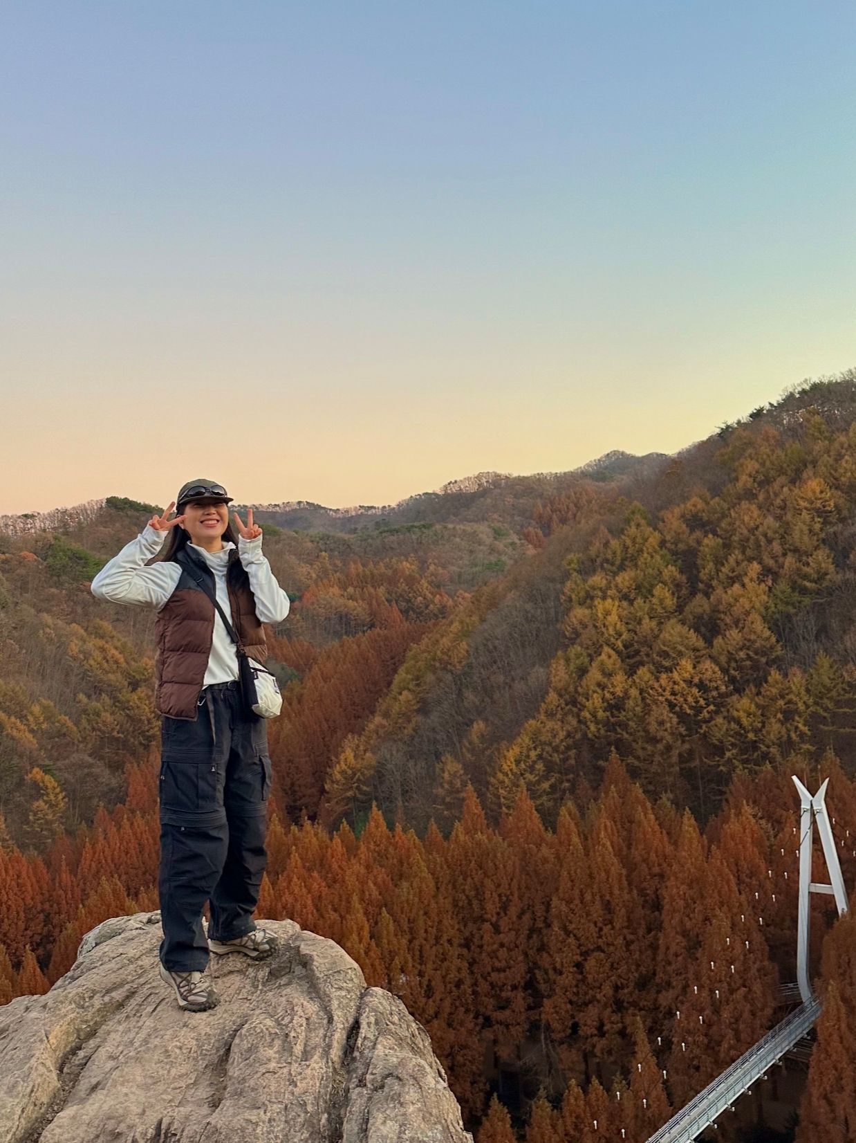 Nike ACG Smith Summit Cargo Pants Black Summit White - Asia, Nike ACG Mountain Fly Low Ironstone 착용 스타일 - 3