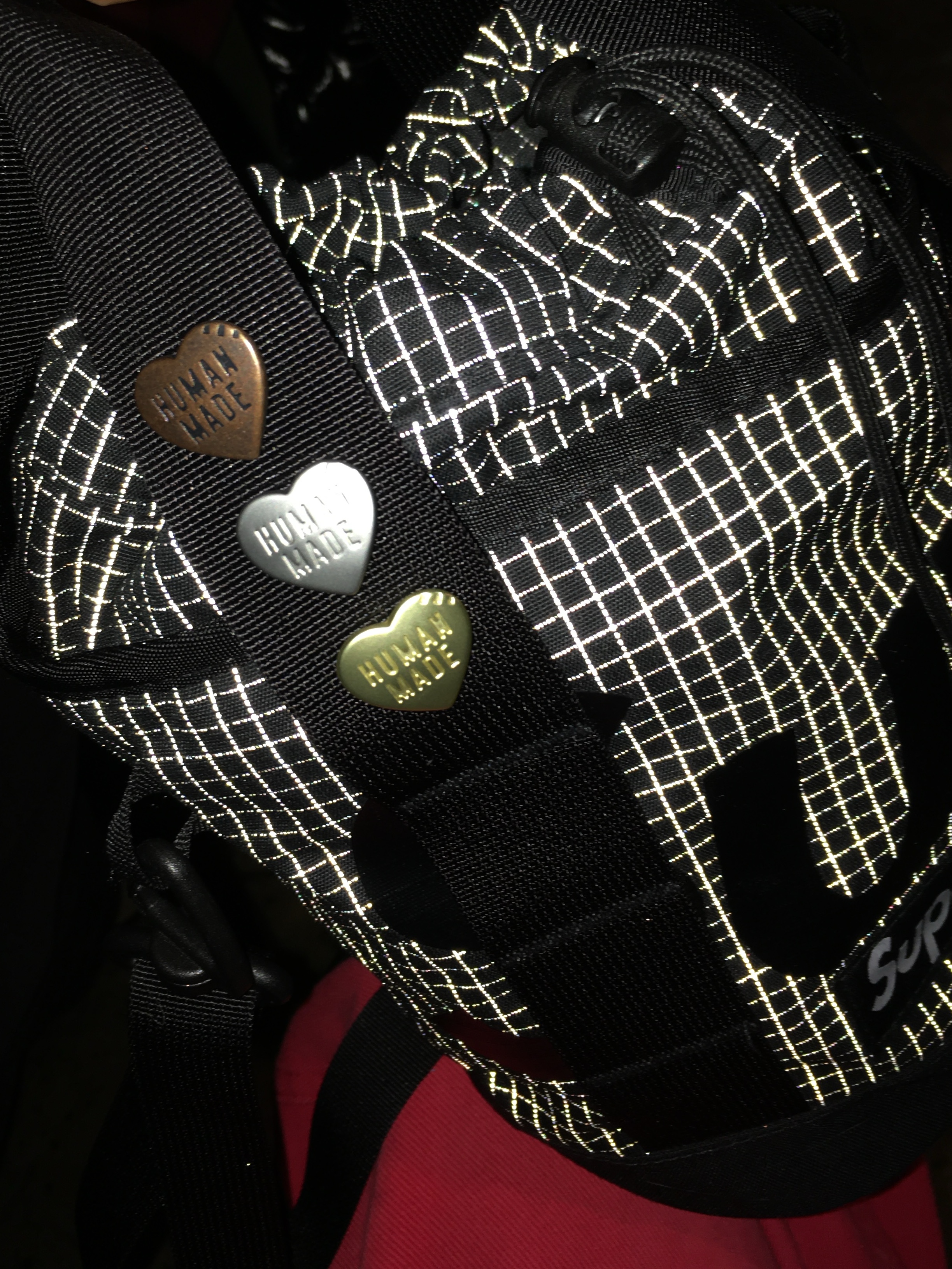 Human Made Heart Pin Set Gold (Set of 3), Supreme Cinch Bag Black - 24SS 착용 스타일