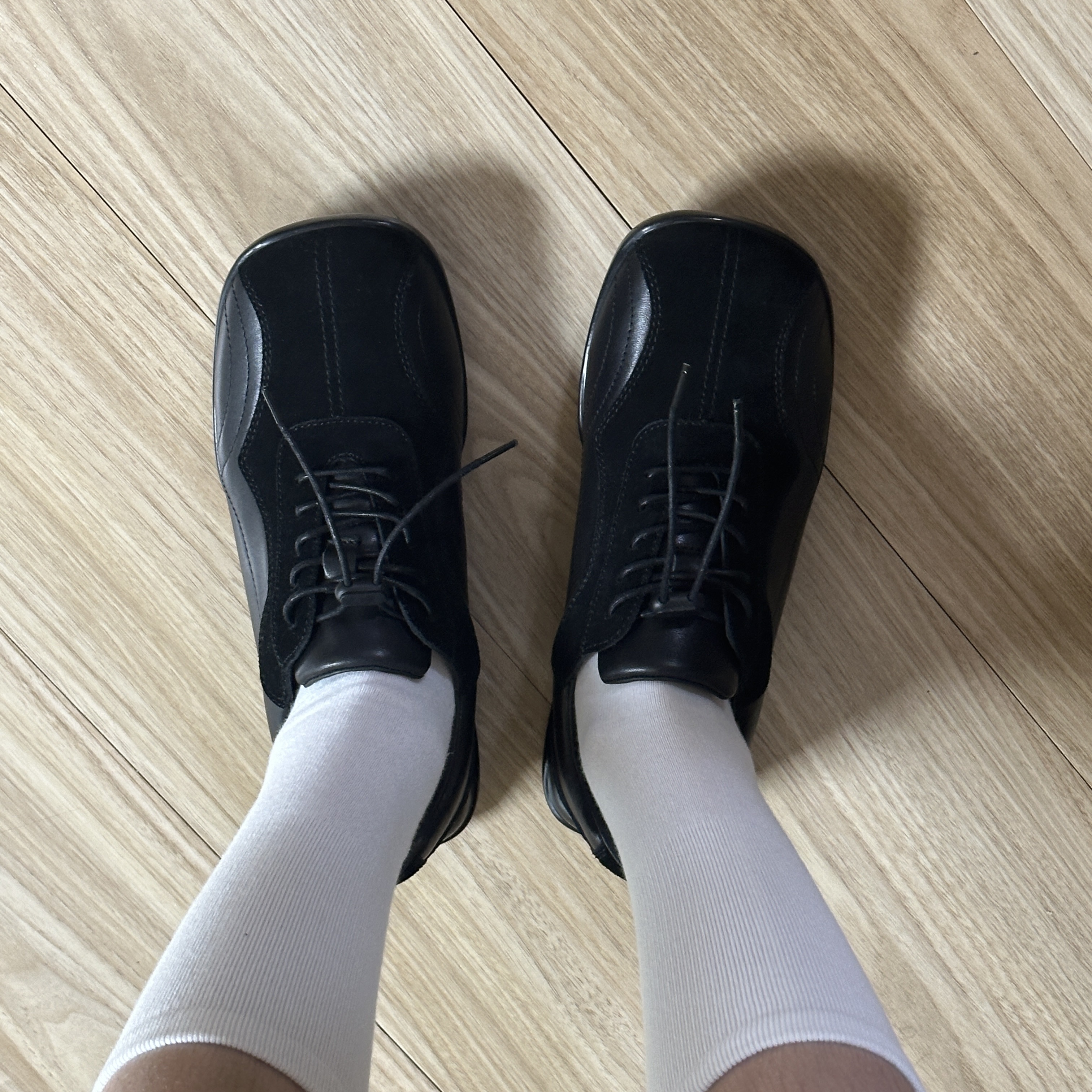 Pemont Square Black 착용 스타일