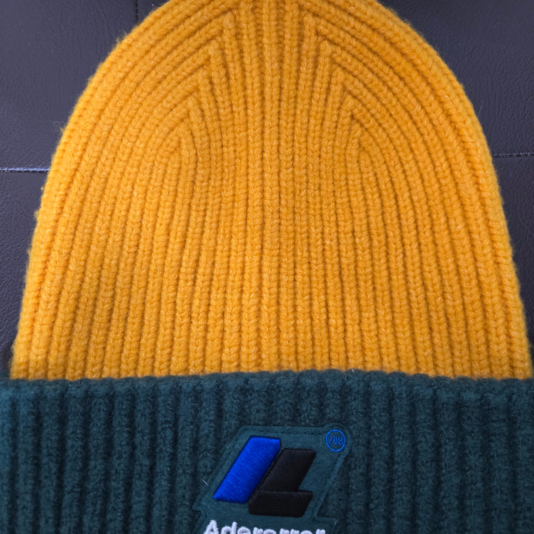 Ader Error x Zara Beanie Mustard 착용 스타일