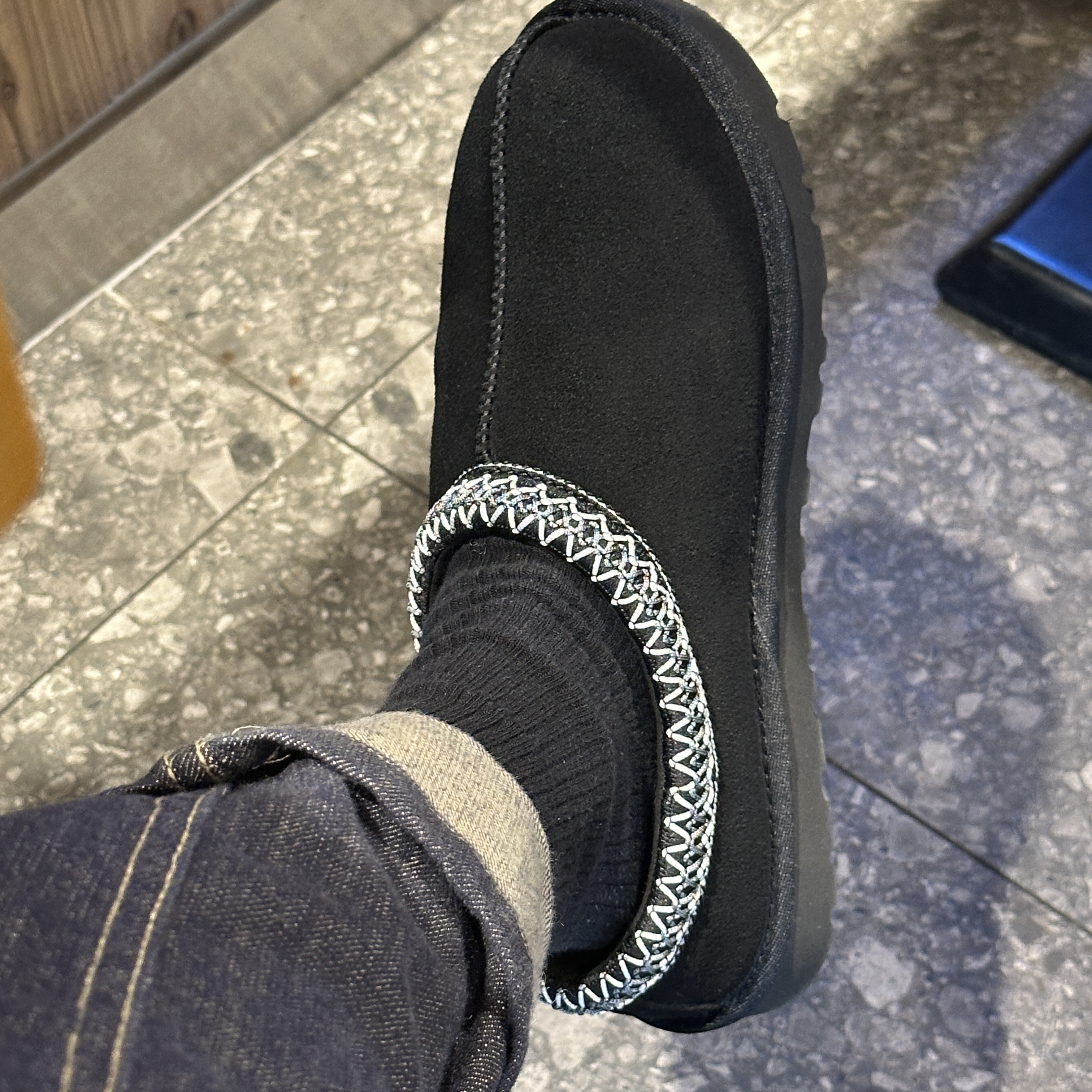 UGG Tasman Black 착용 스타일 - 2