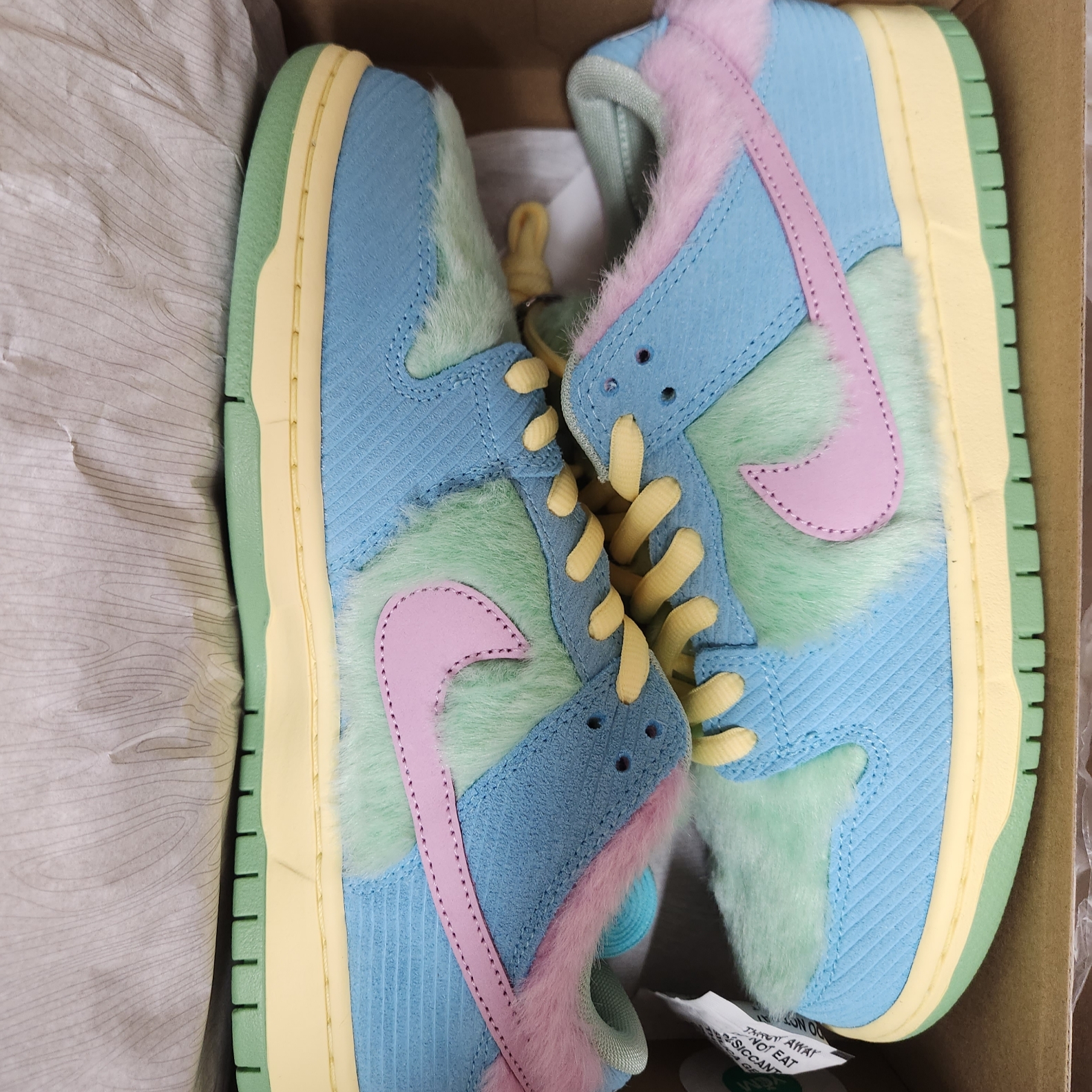 Nike x Verdy SB Dunk Low Pro Blue Gaze and Enamel Green 착용 스타일