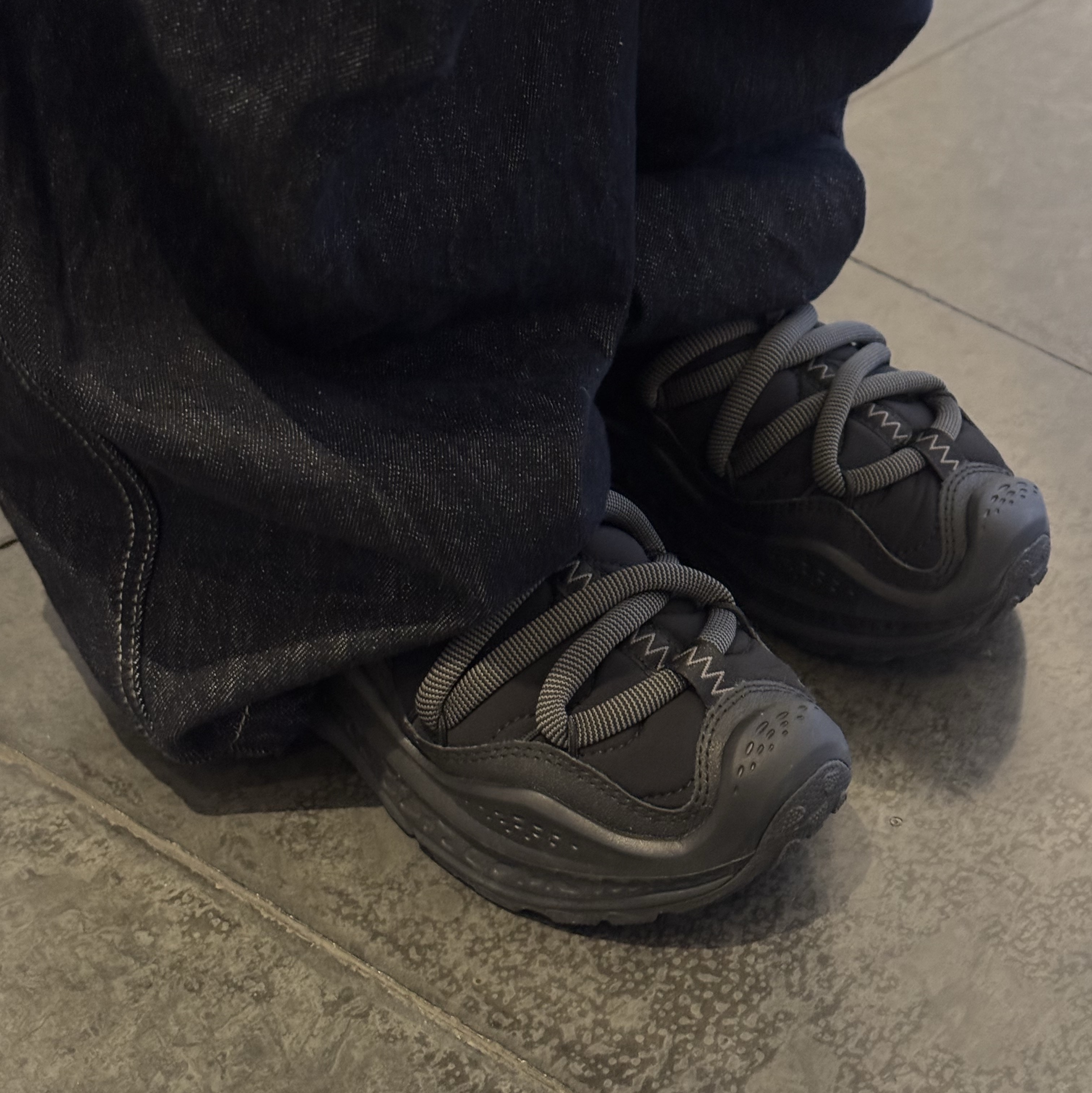 Hoka Ora Primo Black 착용 스타일