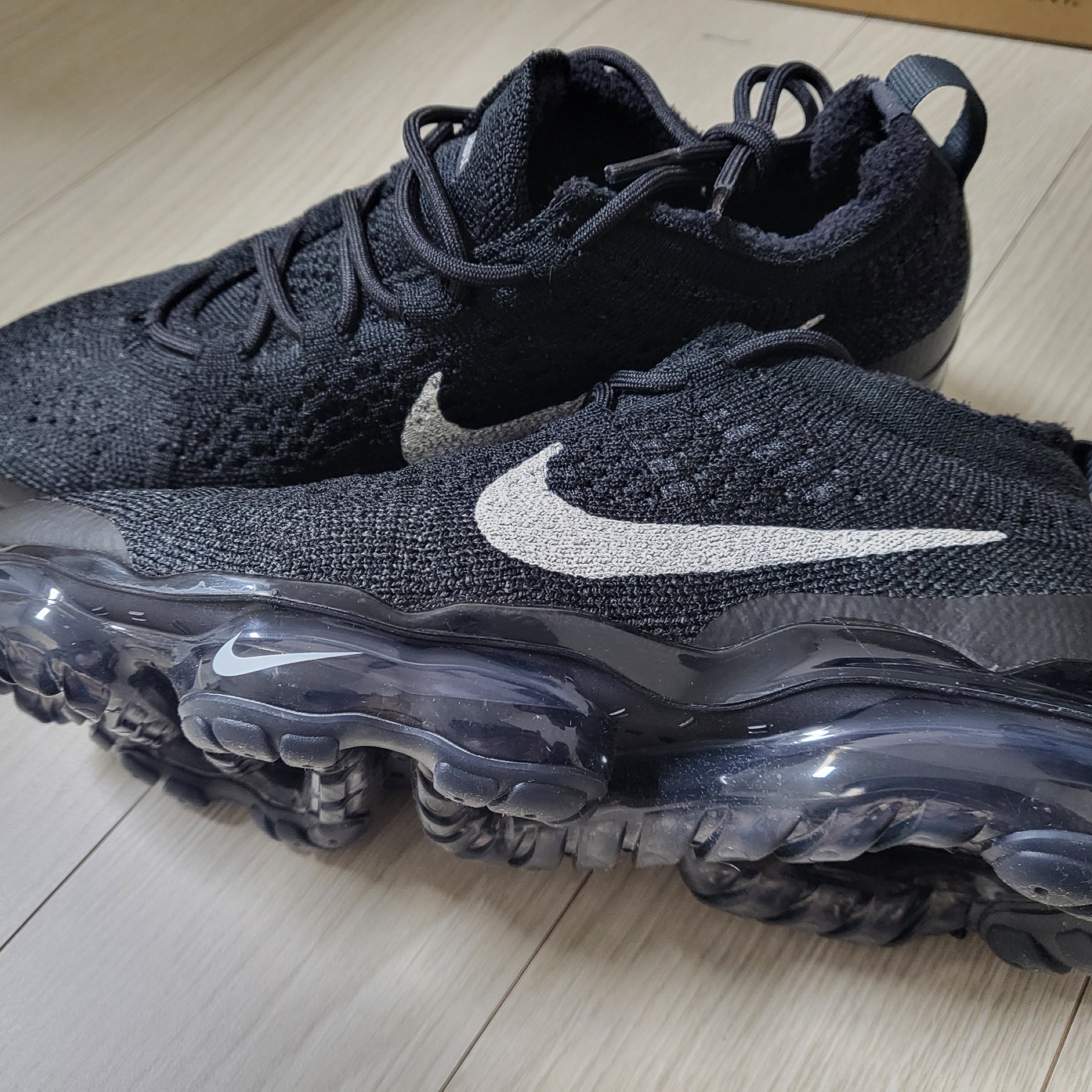 (W) Nike Air Vapormax 2023 Flyknit Anthracite 착용 스타일 - 2