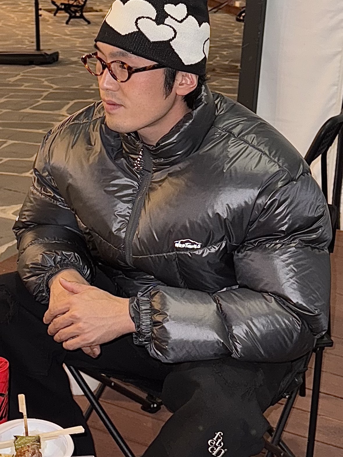 Wildthings Mountain Field Down Puffer Graphite 착용 스타일 - 3
