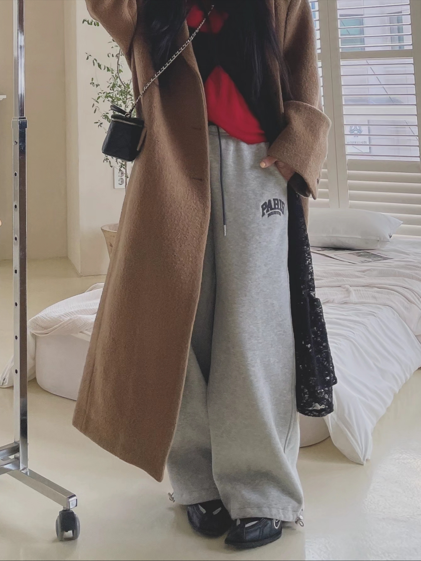 Arc'teryx Word Head Toque Storm Glow, Nike x Martine Rose Shox MR4 Black 착용 스타일 - 5