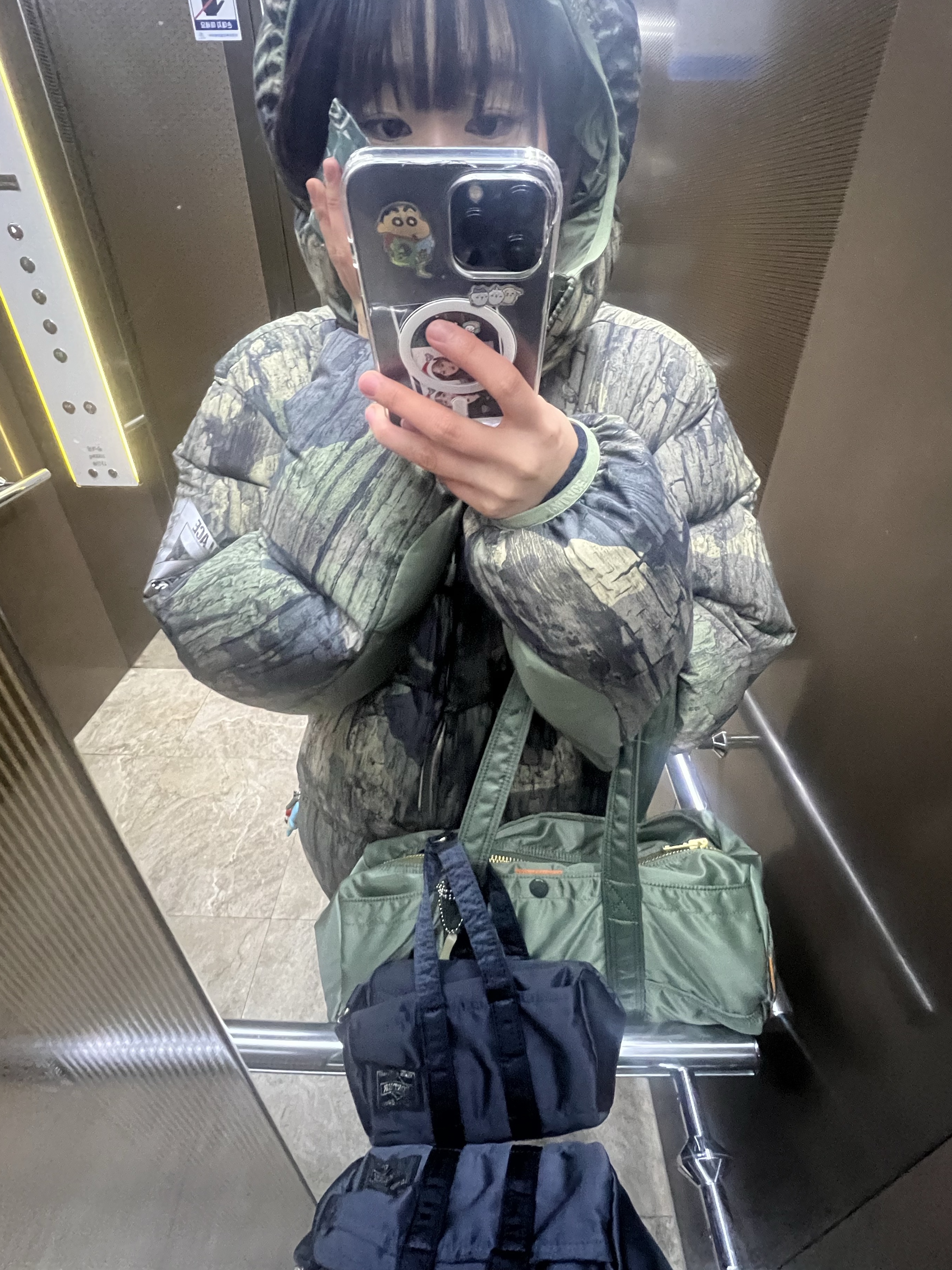 Porter Howl 2Way Boston Bag Mini Navy Blue, Porter Tanker Duffle Bag L Sage Green 착용 스타일