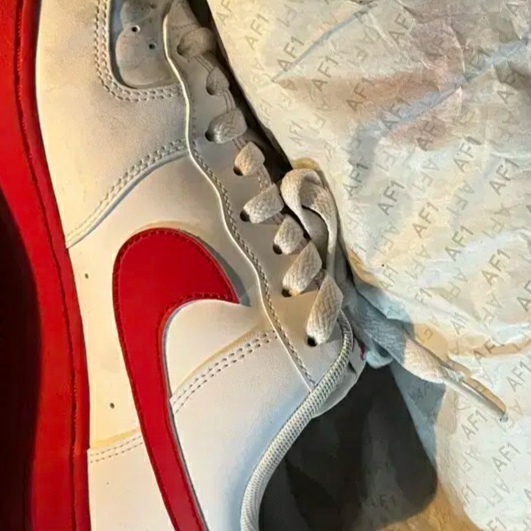 Nike Air Force 1 Low White Red Midsole 착용 스타일