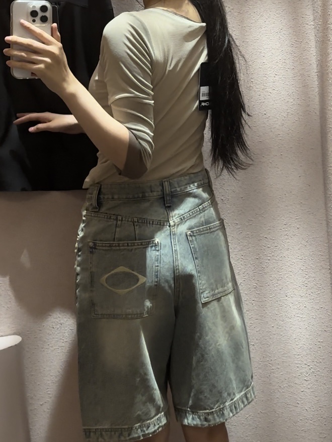 (W) Mischief Denim Bermuda Pants Light Blue, (W) Mischief Boat Neck Mesh Top Beige 착용 스타일 - 3