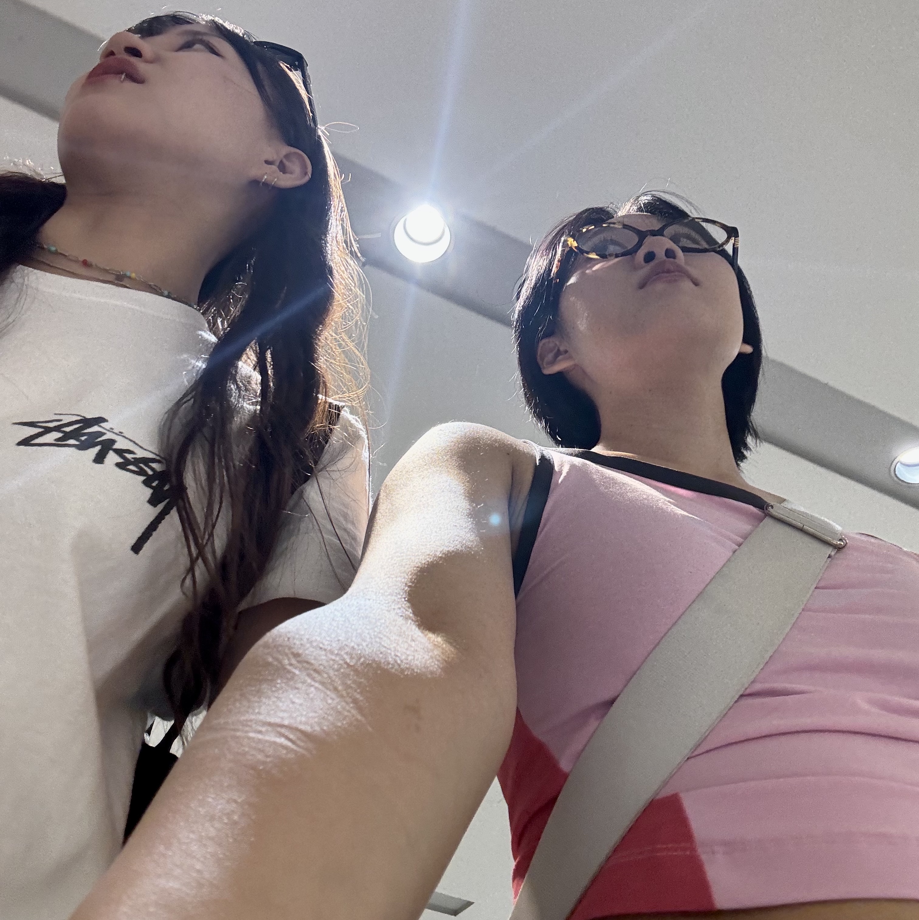 (W) Mischief Rhombus Color Blocked Sleeveless Pink 착용 스타일