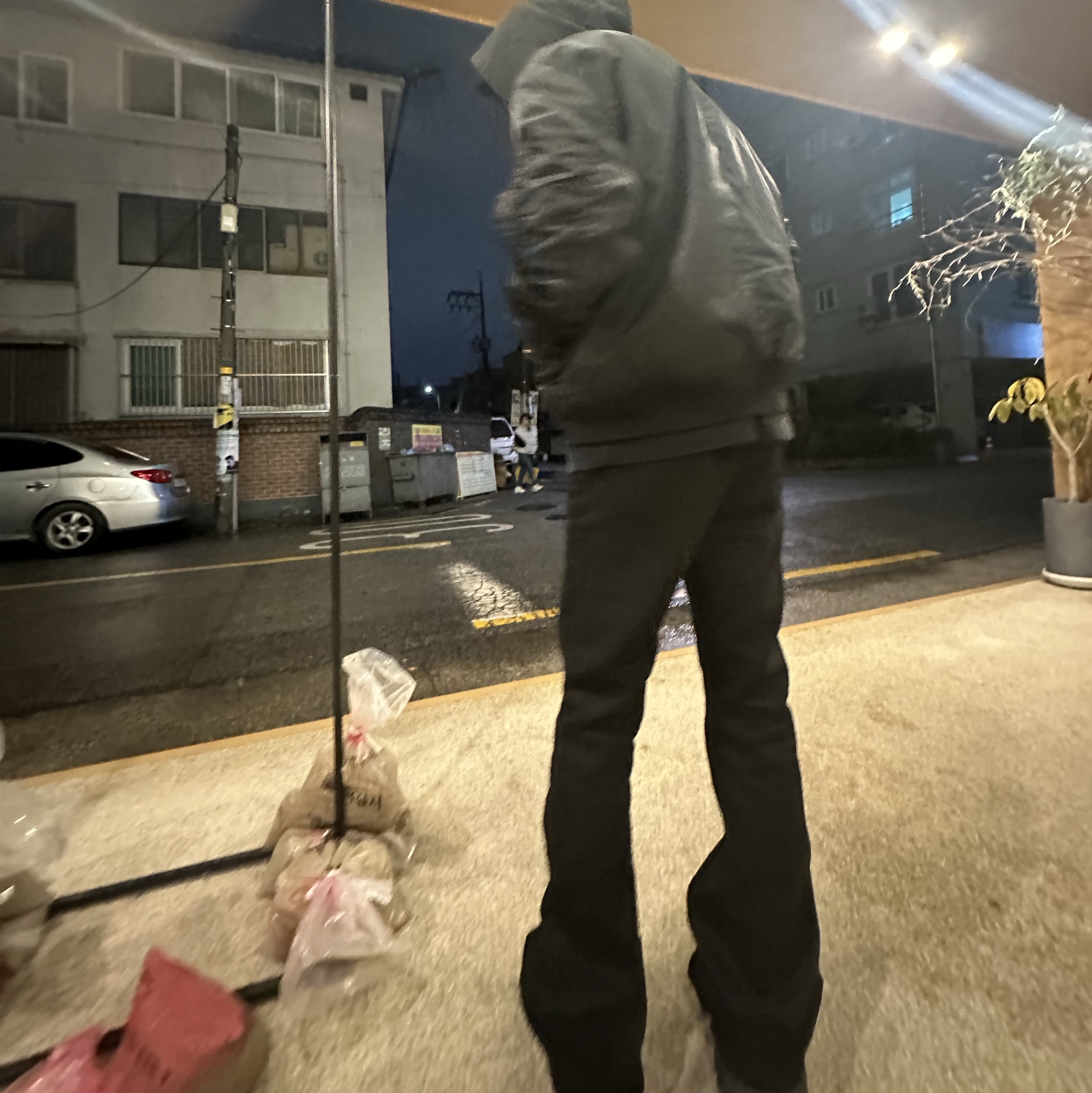 Undermycar Mu.30 Anti Fxxking Logo Play Stretch Flare Black Jeans, Balenciaga Defender Sneakers Black 착용 스타일