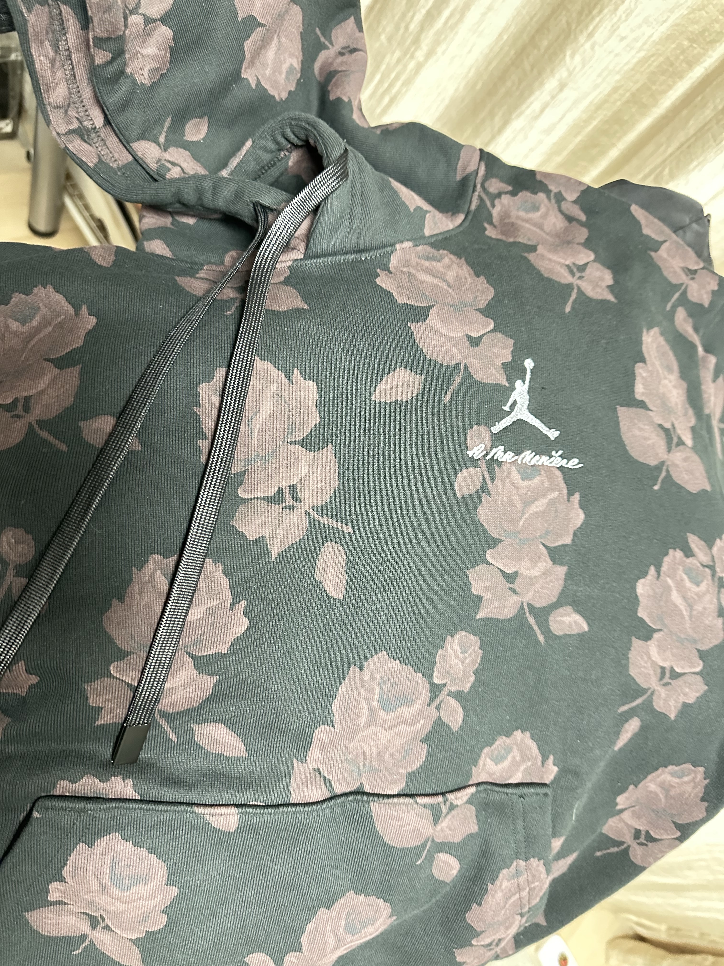 Jordan x A Ma Maniere All Over Print Fleece Hoodie Black - Asia 착용 스타일