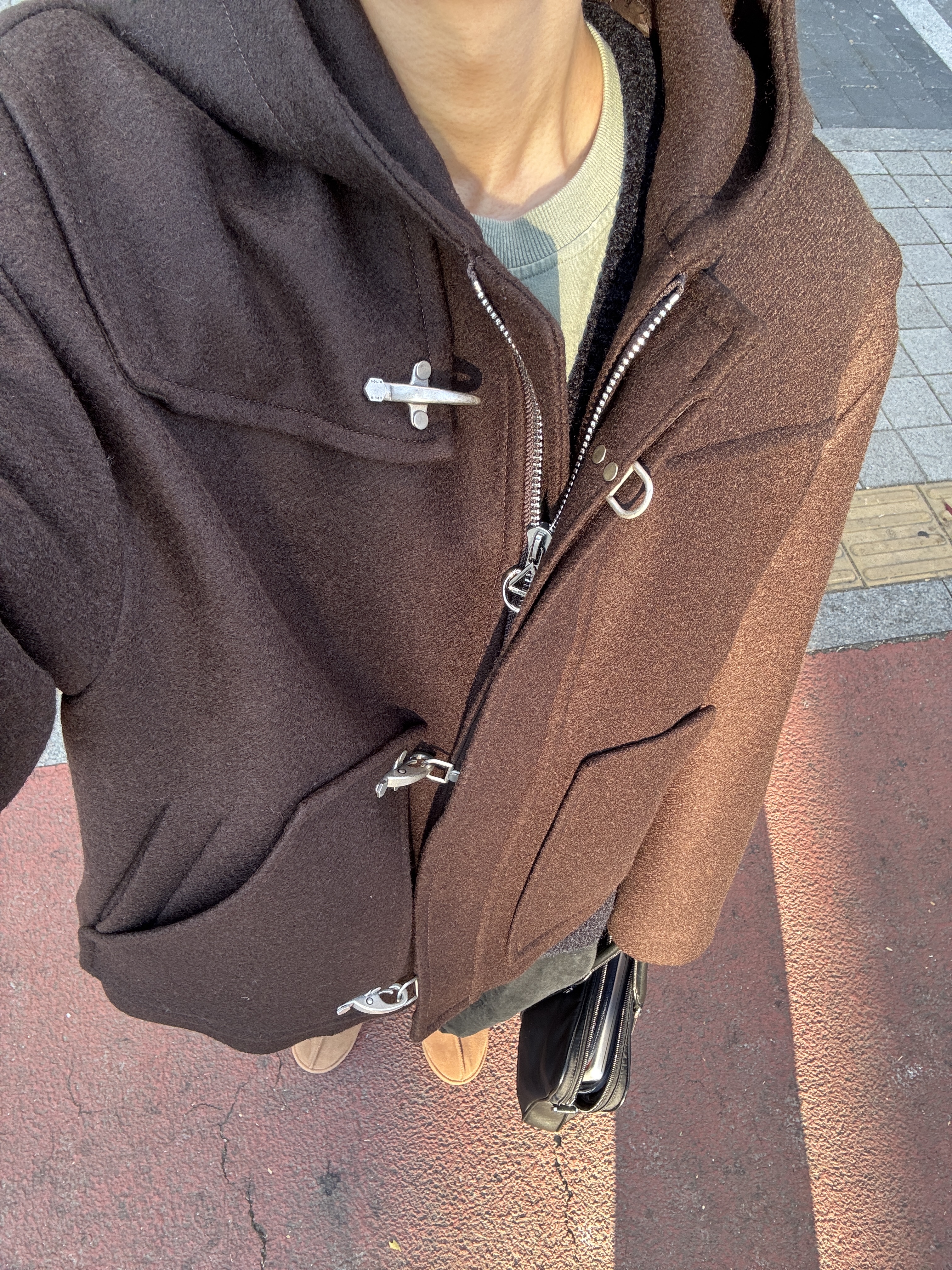 UGG Tasman Slipper Chestnut, Stone Island 63750 Heavy Cotton Fleece Crewneck Sweatshirt Sage Green - 23FW 착용 스타일 - 1