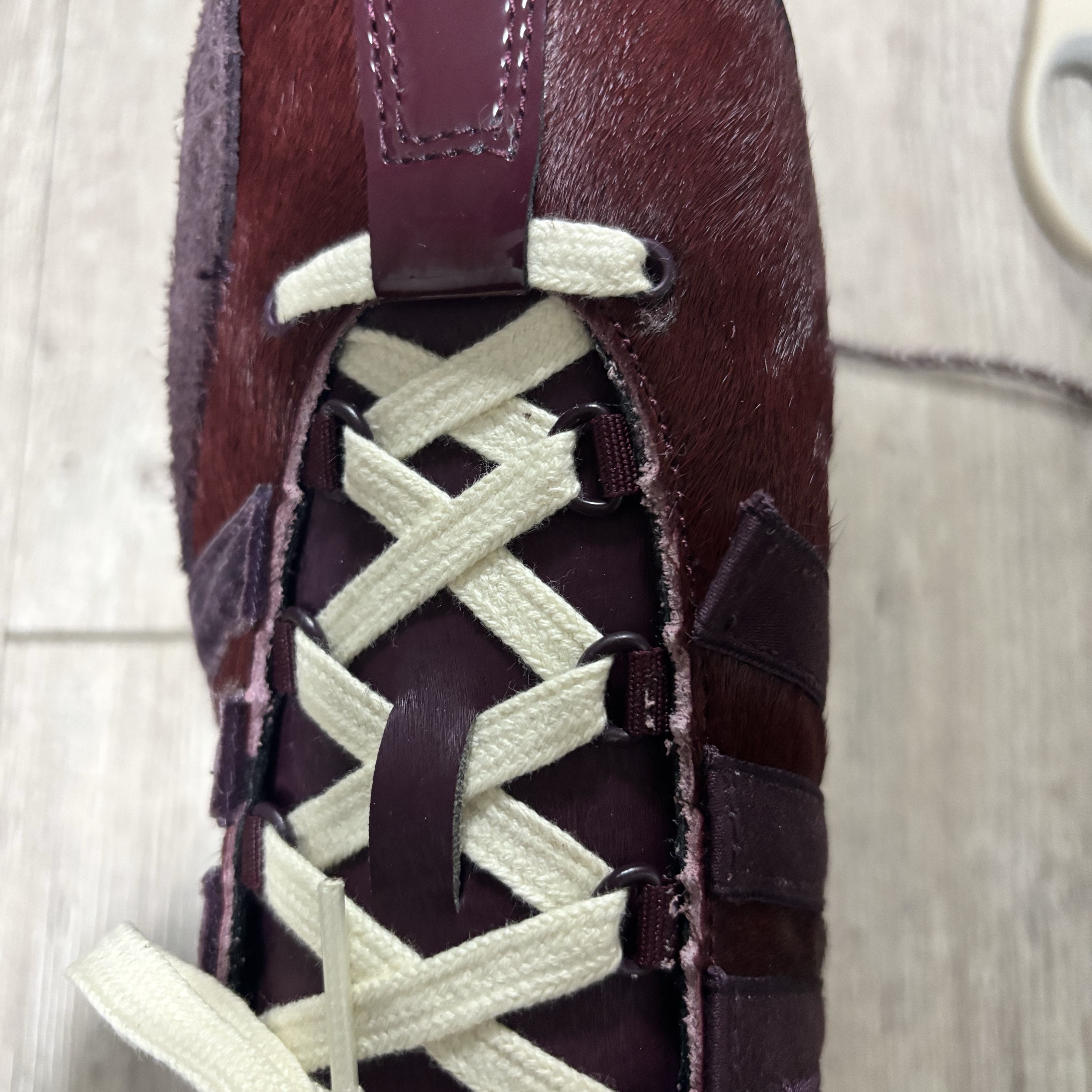 Adidas x Song for the Mute Country OG Maroon Core Black 착용 스타일
