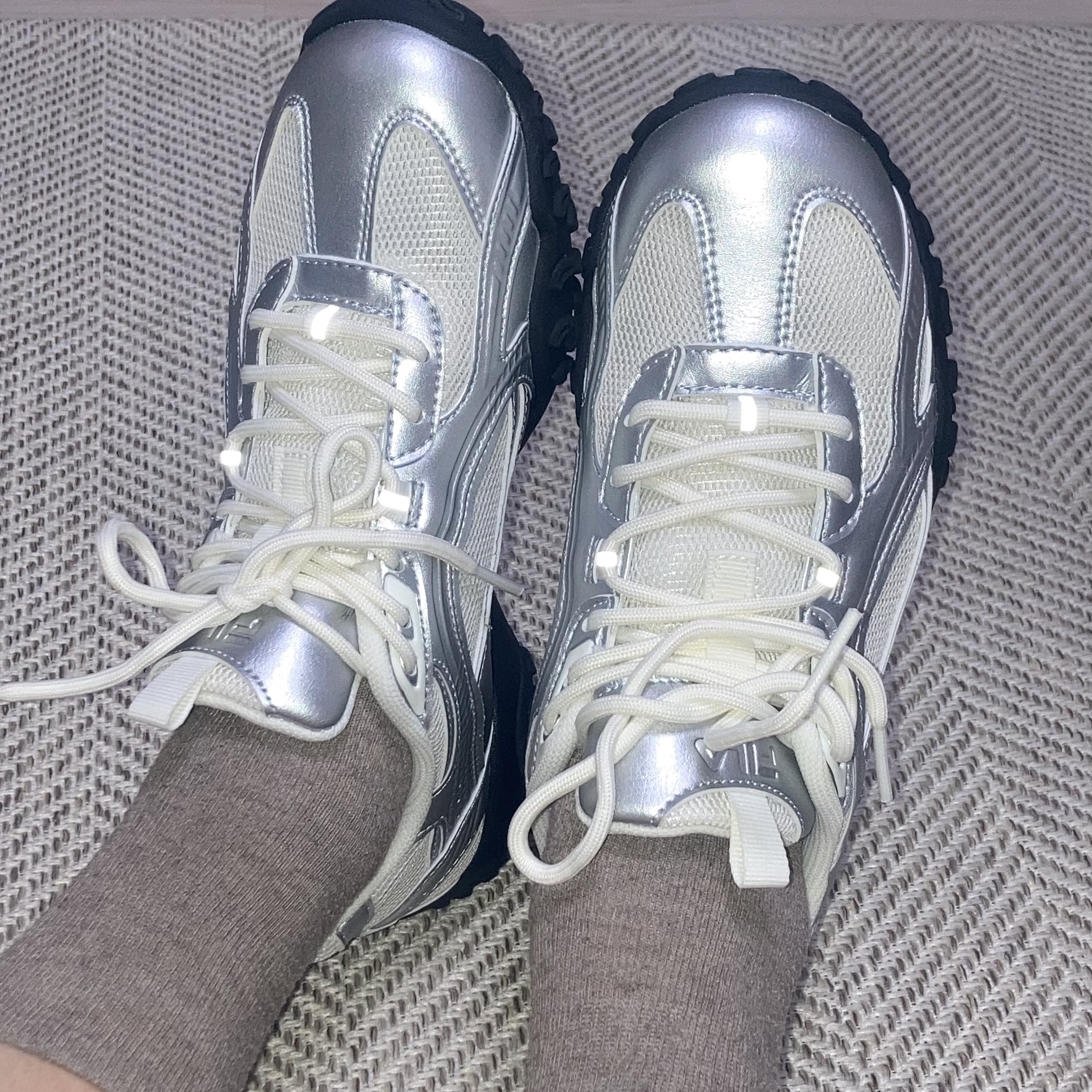 Fila Echappe MS Silver Moon 착용 스타일 - 1