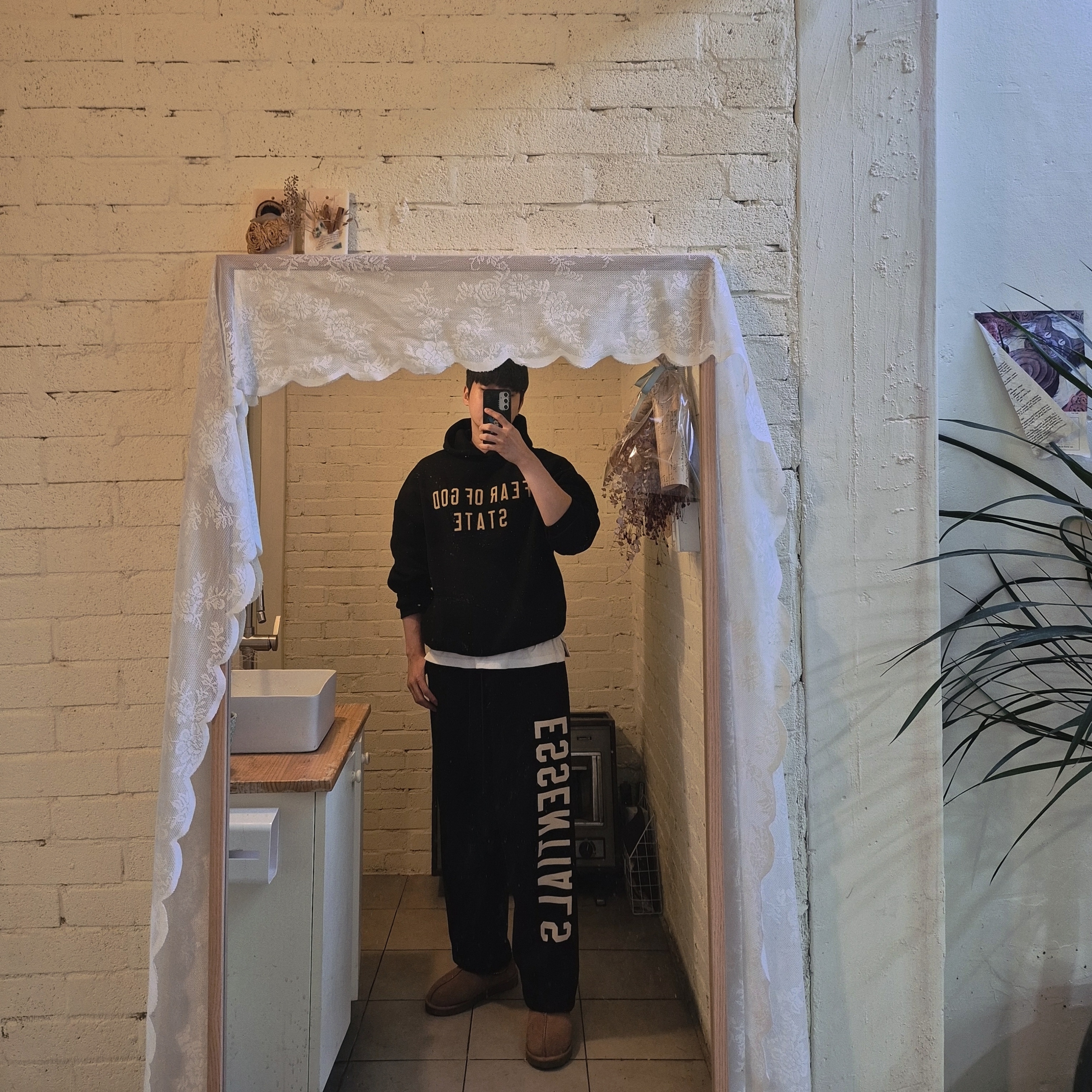 Essentials Fleece Relaxed Sweatpant Black - 24FW, Essentials Fleece State Hoodie Black - 24FW 착용 스타일