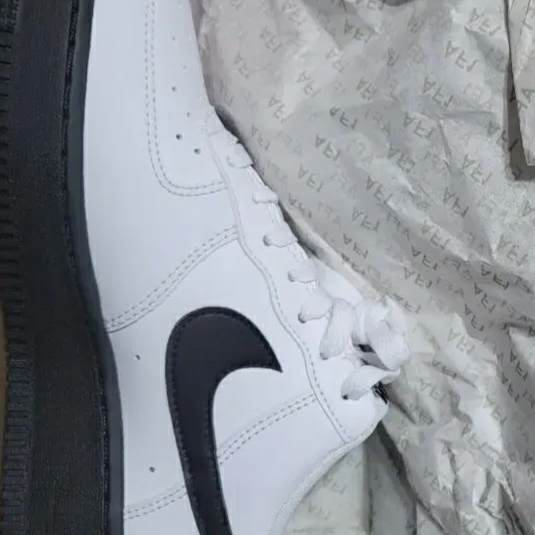 Nike Air Force 1 Low White Black Midsole 착용 스타일