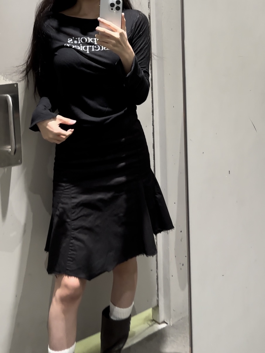 (W) Sculptor Masterpiece Sheer Top Black, (W) Zara Buckled Biker Flat Ankle Boots Brown 착용 스타일 - 2