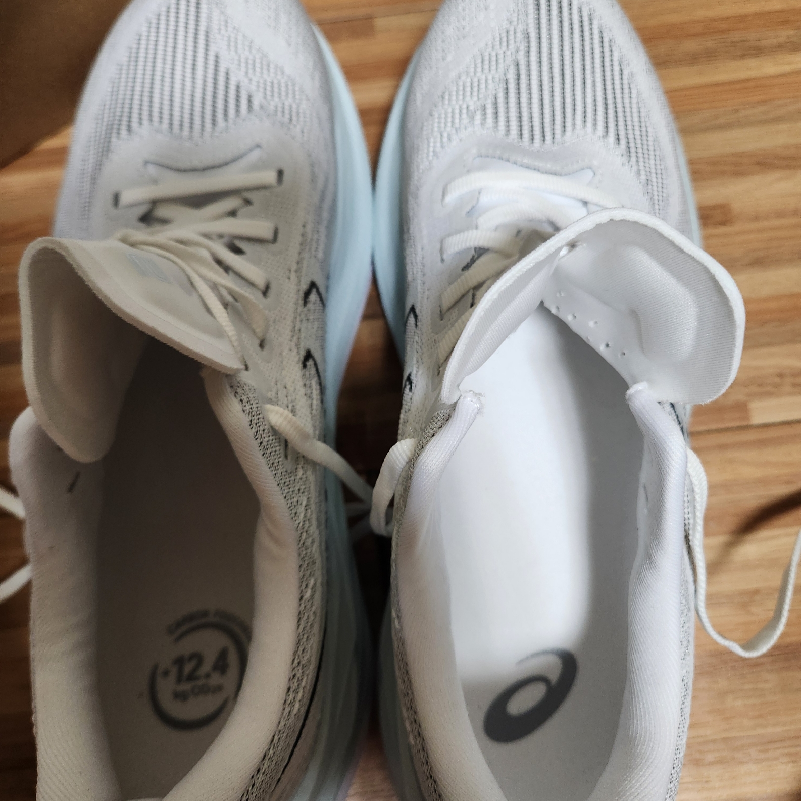 Asics Superblast 2 White Cool Grey 착용 스타일 - 3