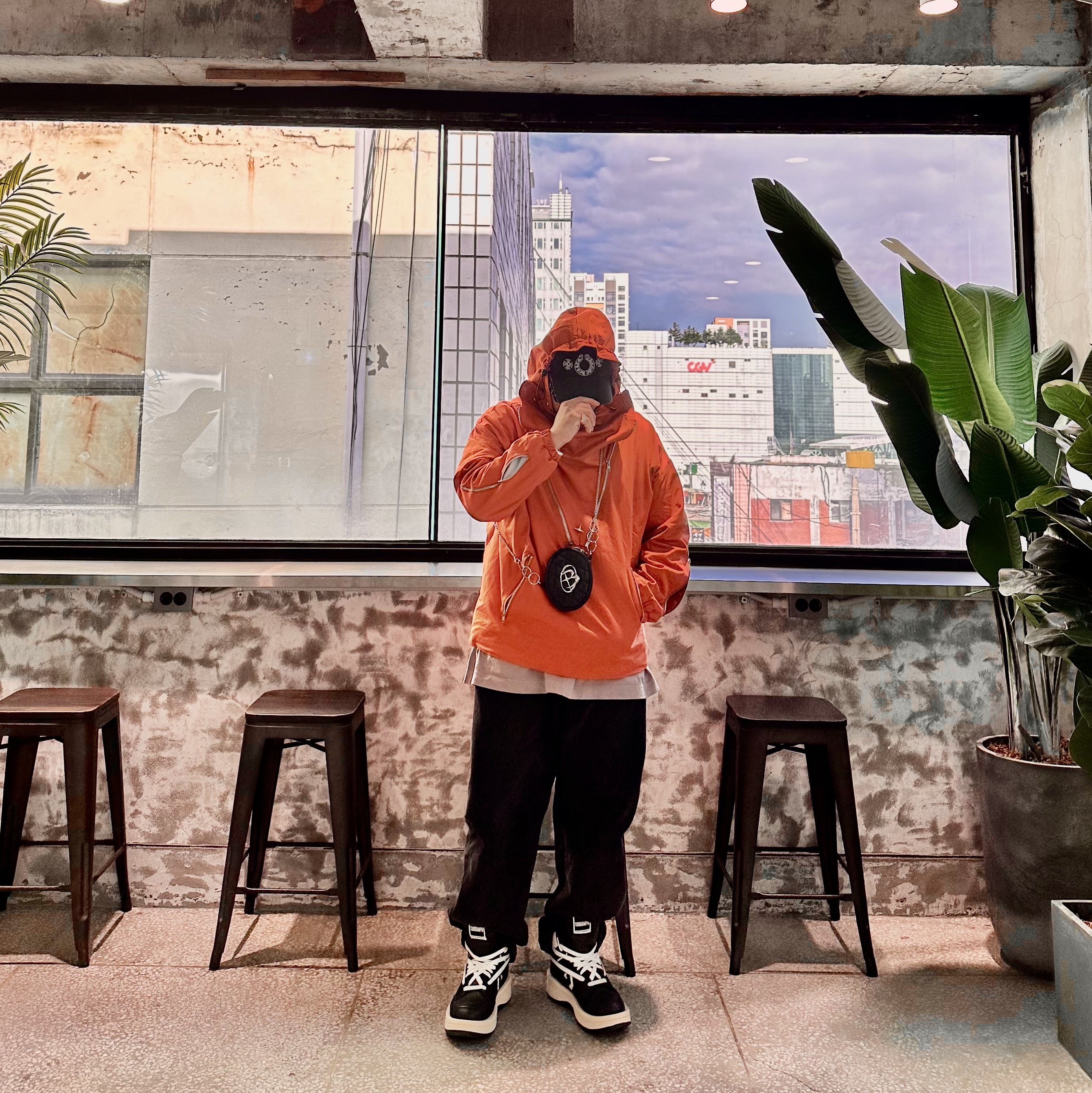 Gentle Monster x Maison Margiela MM114 Black Clear, Stussy Washed Canvas Big OL' Jean Black 착용 스타일 - 3