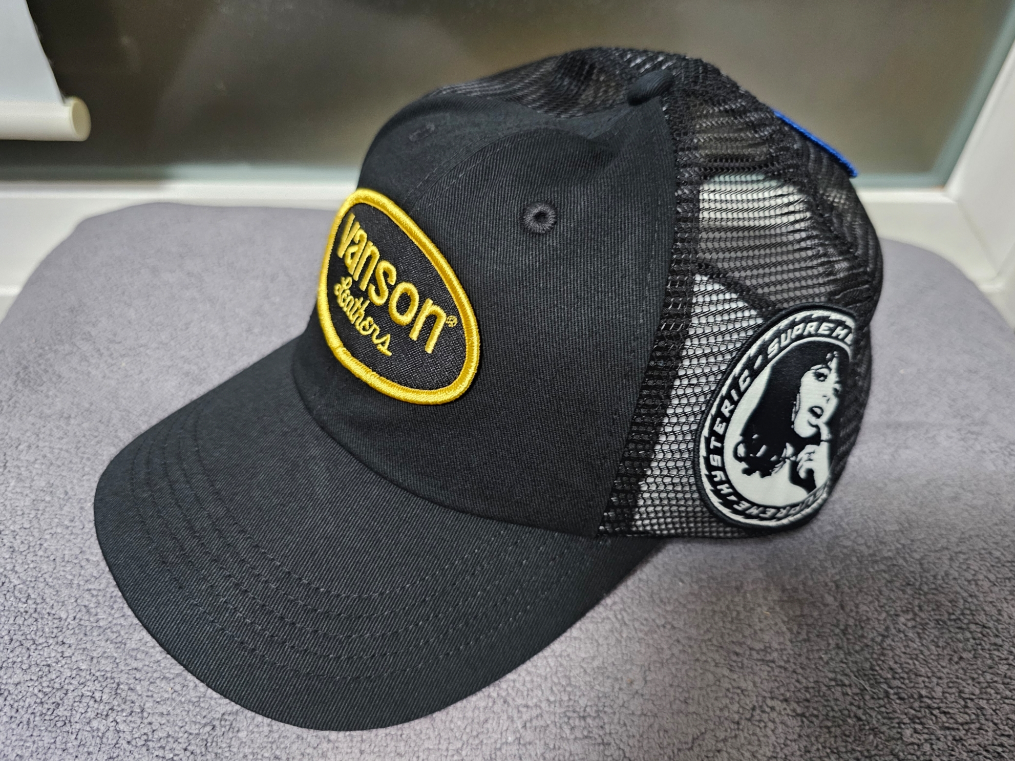 Supreme x Hysteric Glamour x Vanson Leathers Mesh Back 6-Panel Black - 24FW 착용 스타일 - 1