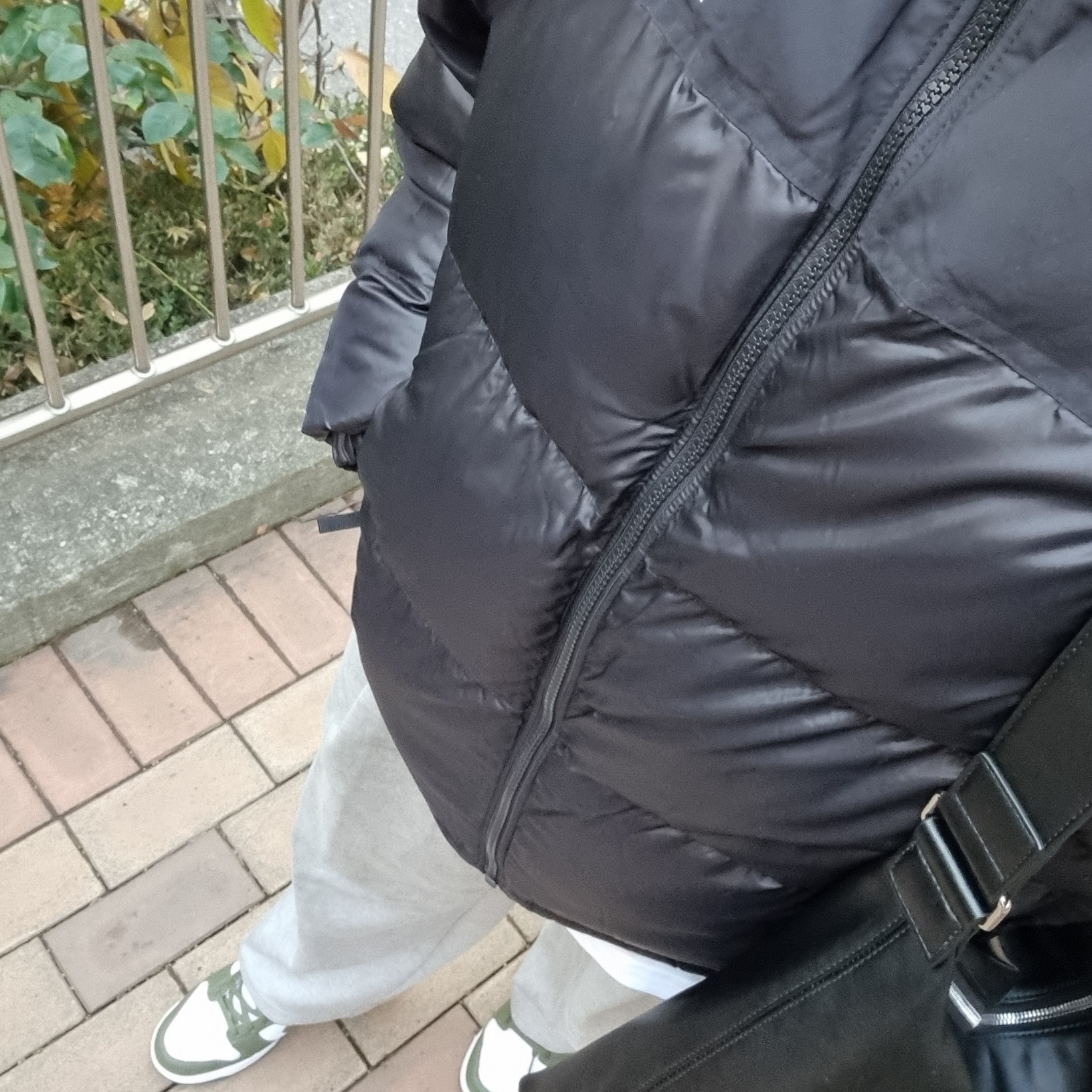 The North Face On Ball Jacket Black, (W) Nike Dunk Low Medium Olive 착용 스타일