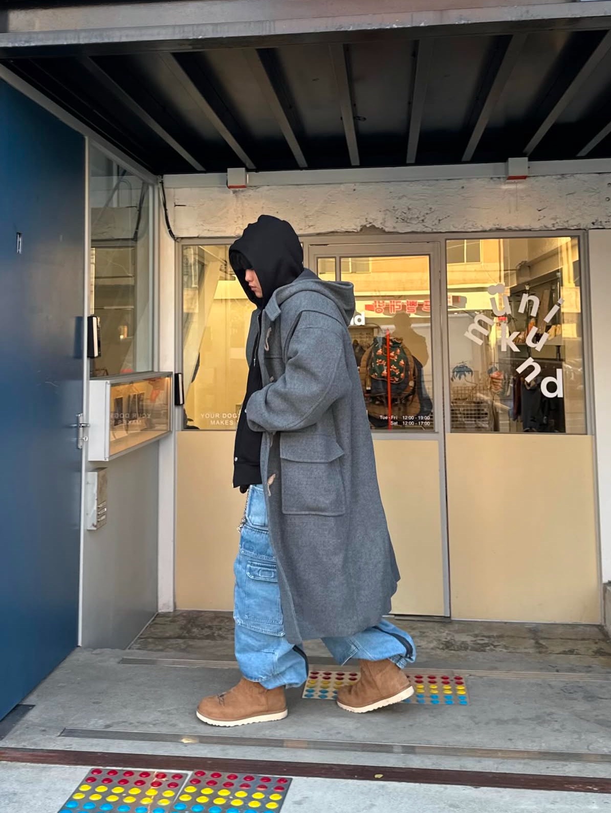 UGG x Children Of The Discordance Classic Short Boots Chestnut 착용 스타일