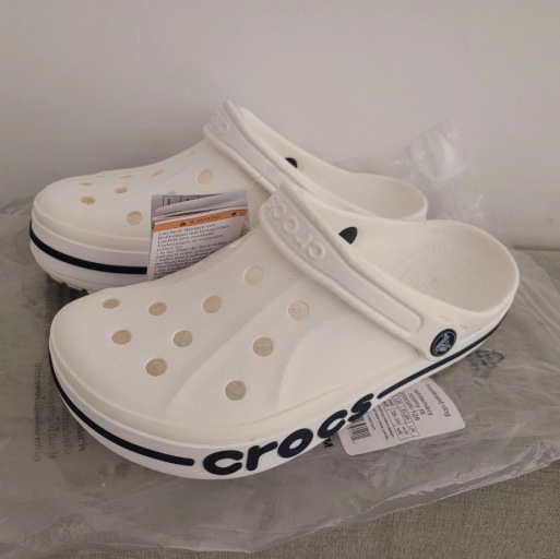 Crocs Bayaband Clog White Navy 착용 스타일