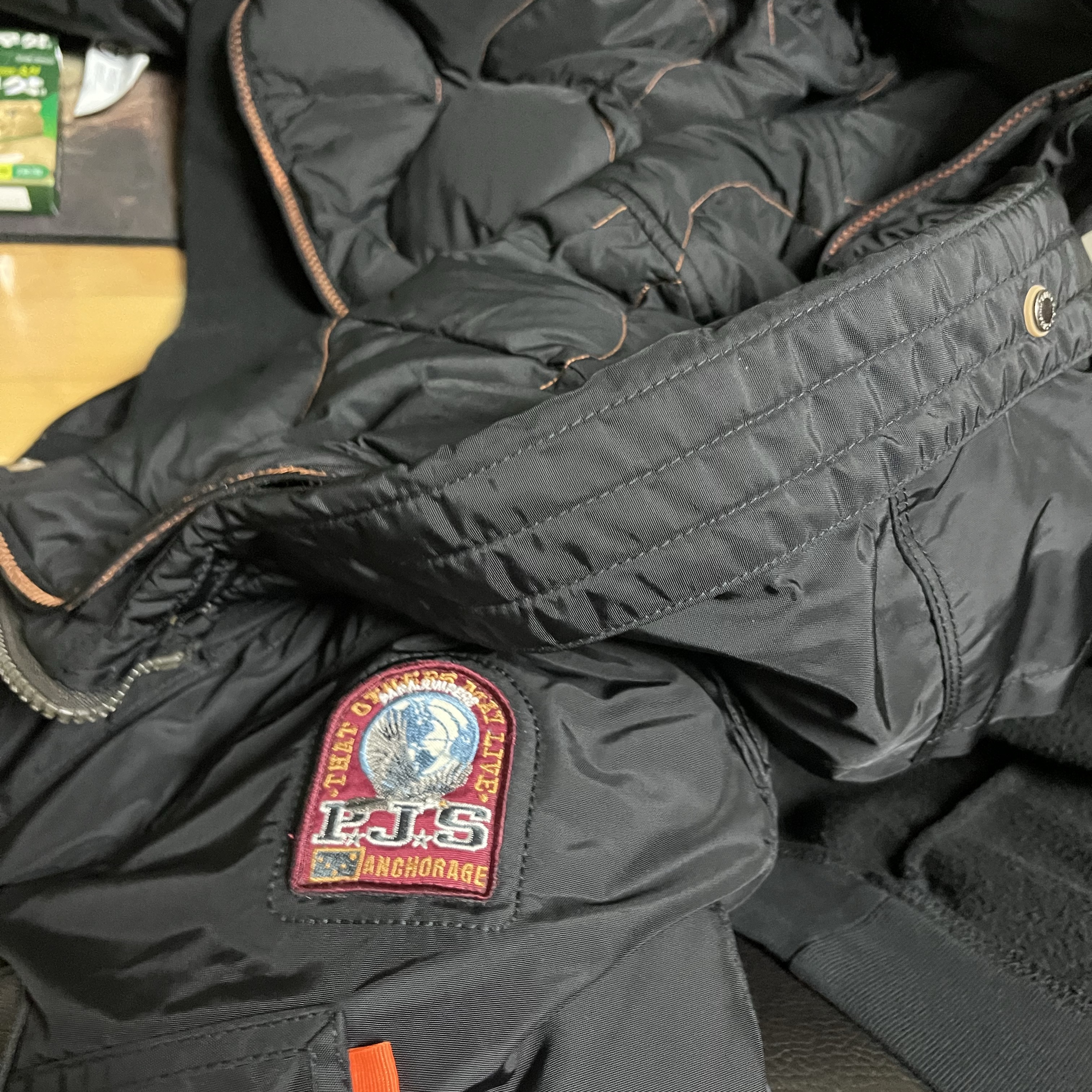 (W) Parajumpers Gobi Base Jacket Navy - 21FW, Parajumpers Gobi Masterpiece Jacket Black - 22FW 착용 스타일