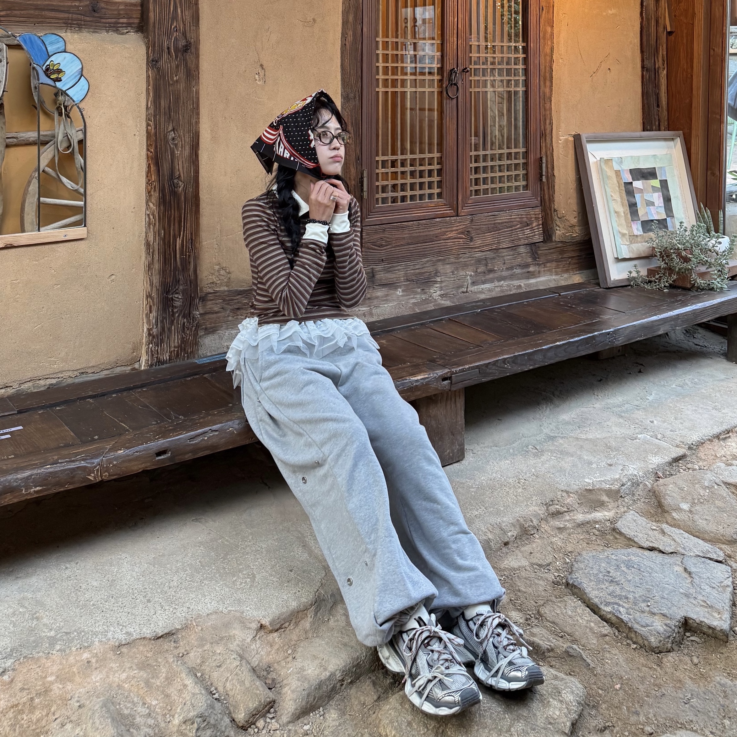 MJD Side Snap Wide C/P Heavy Sweat Pants Melange Grey, Balenciaga 3XL Sneakers Grey White Red 착용 스타일 - 2