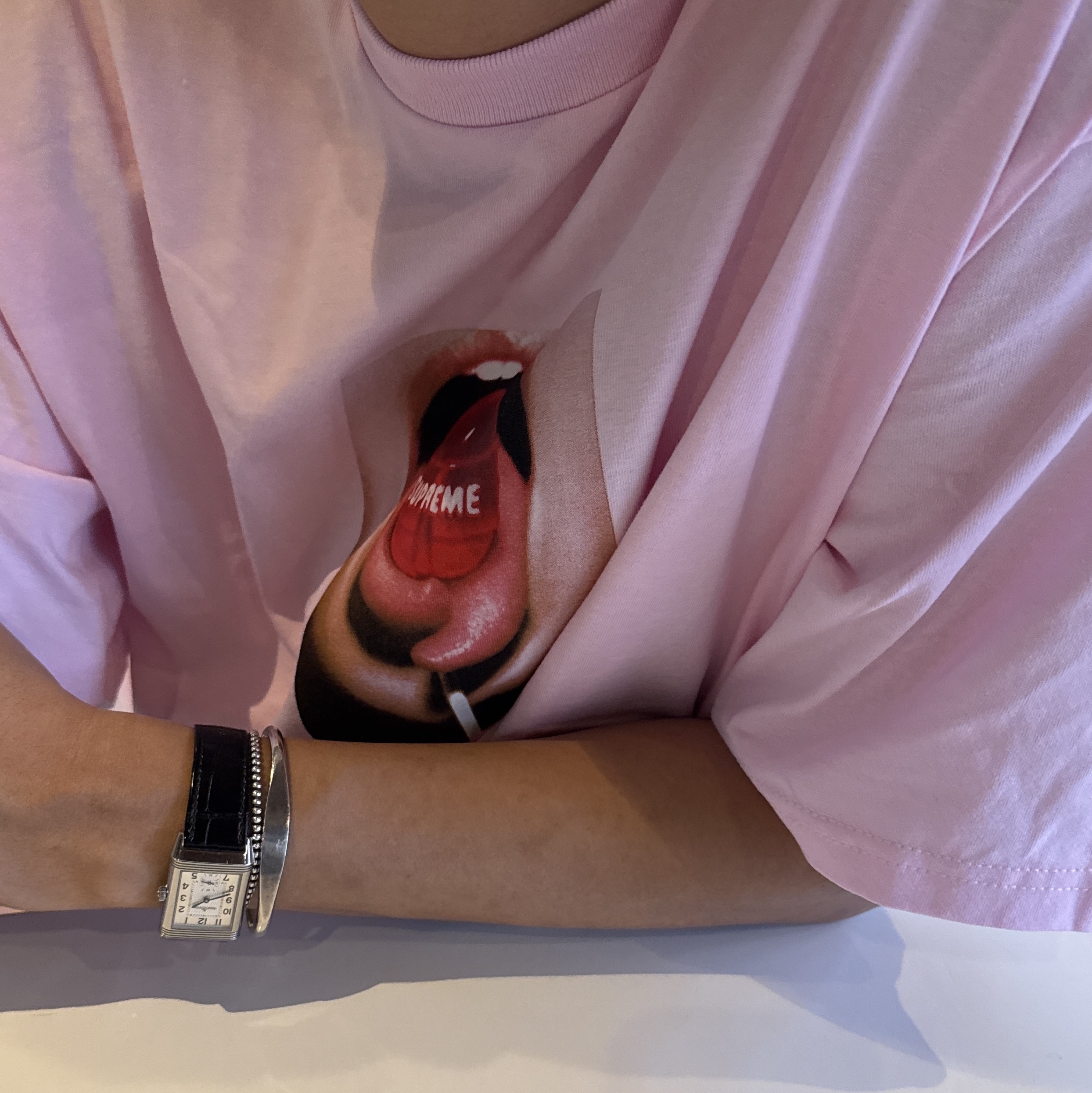 Supreme Lollipop T-Shirt Light Pink - 24FW 착용 스타일 - 2