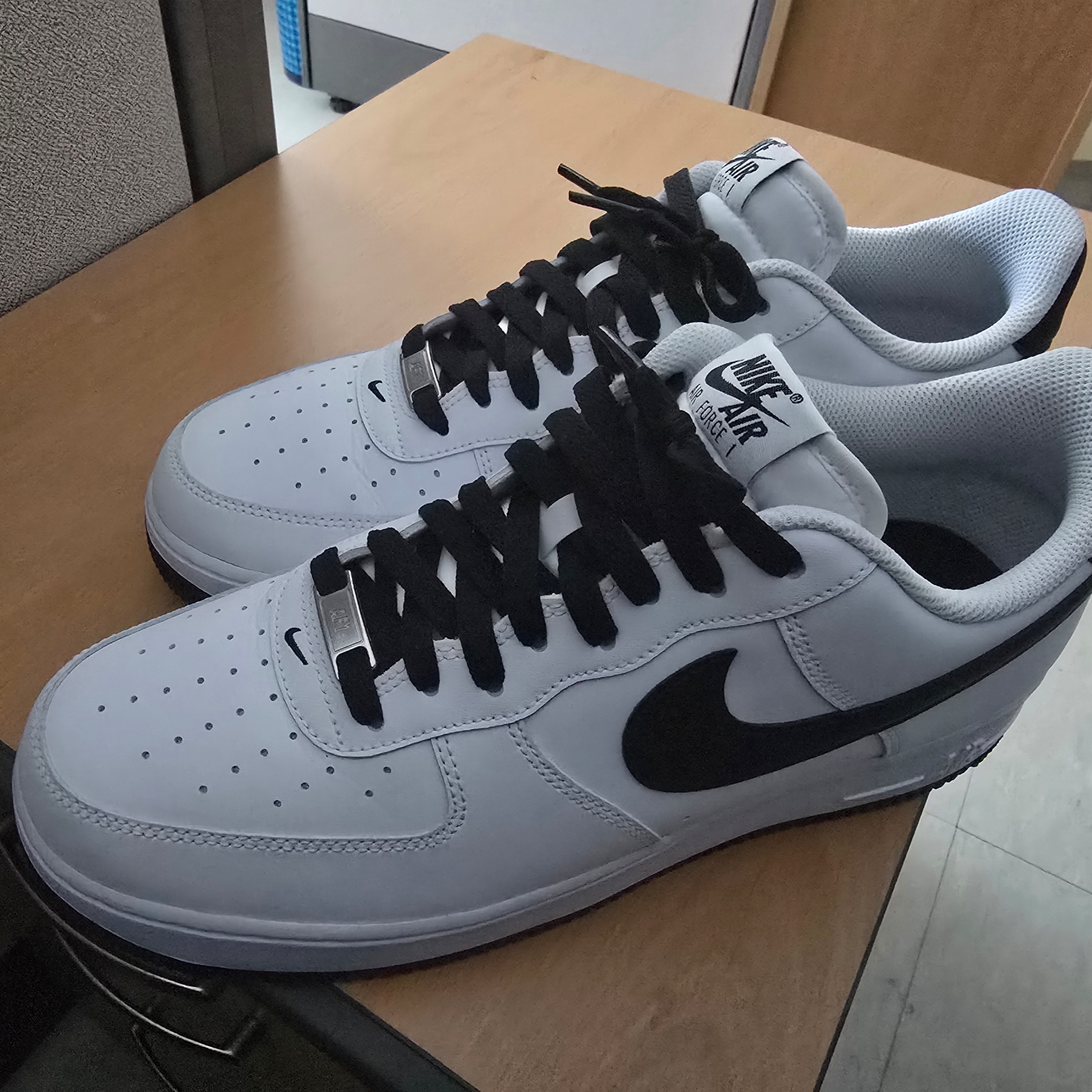 Nike Air Force 1 '07 White Black 착용 스타일 - 3