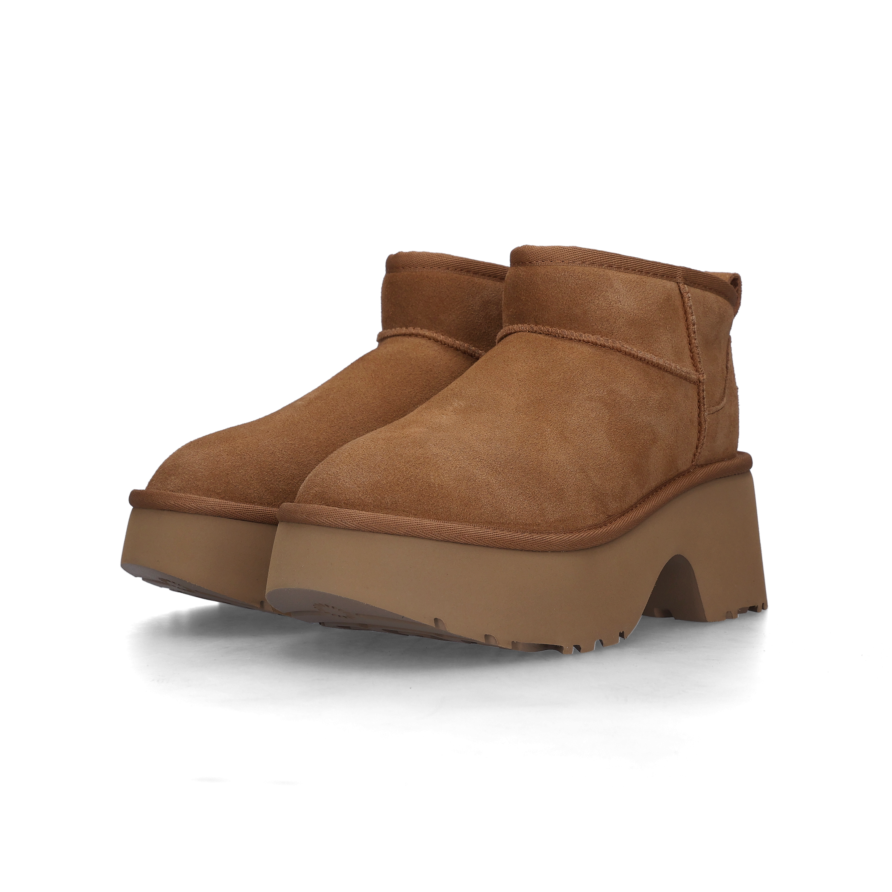 (W) UGG Classic Ultra Mini New Heights Boots Chestnut