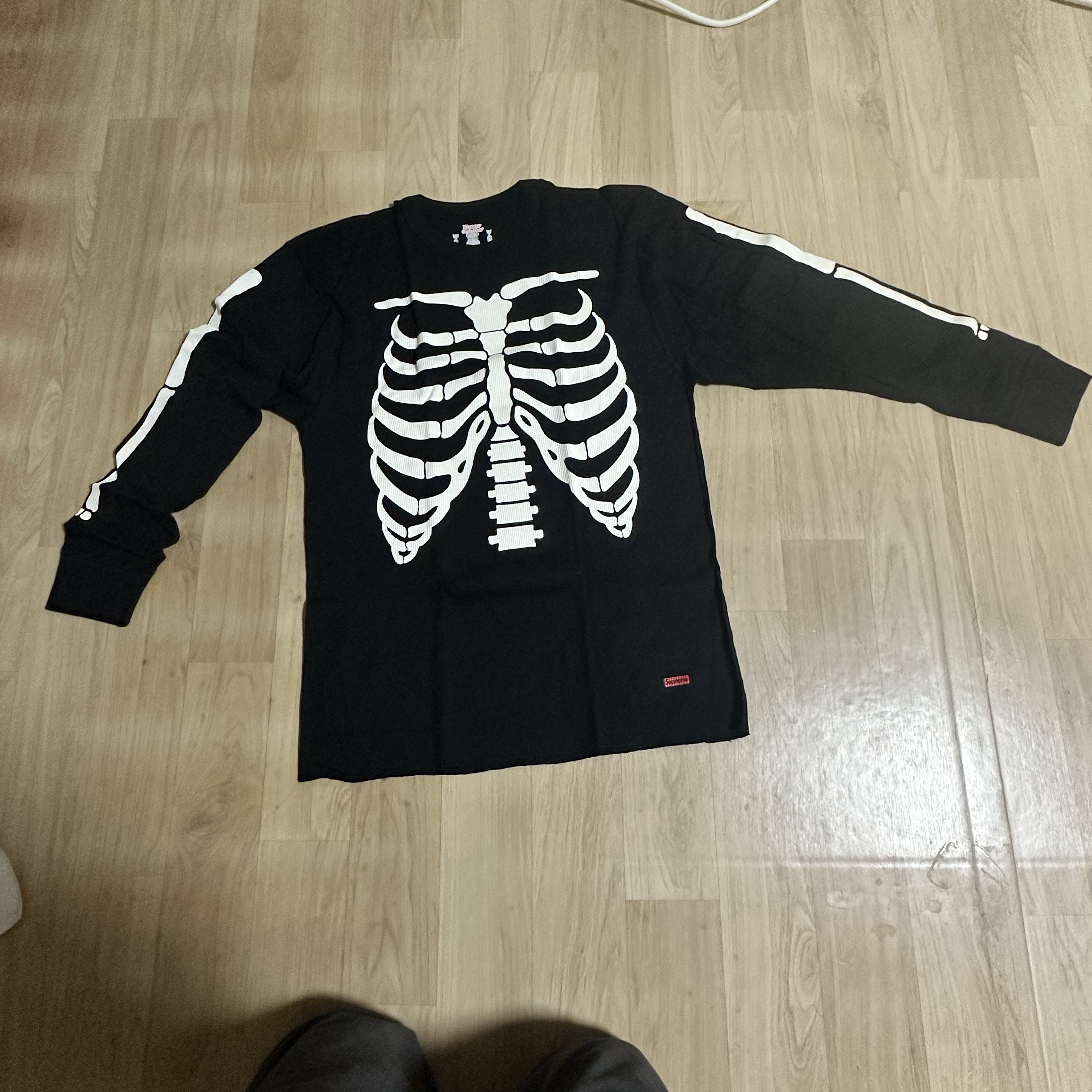 Supreme Hanes Bones Thermal Crew Black (1 Pack) 착용 스타일 - 3