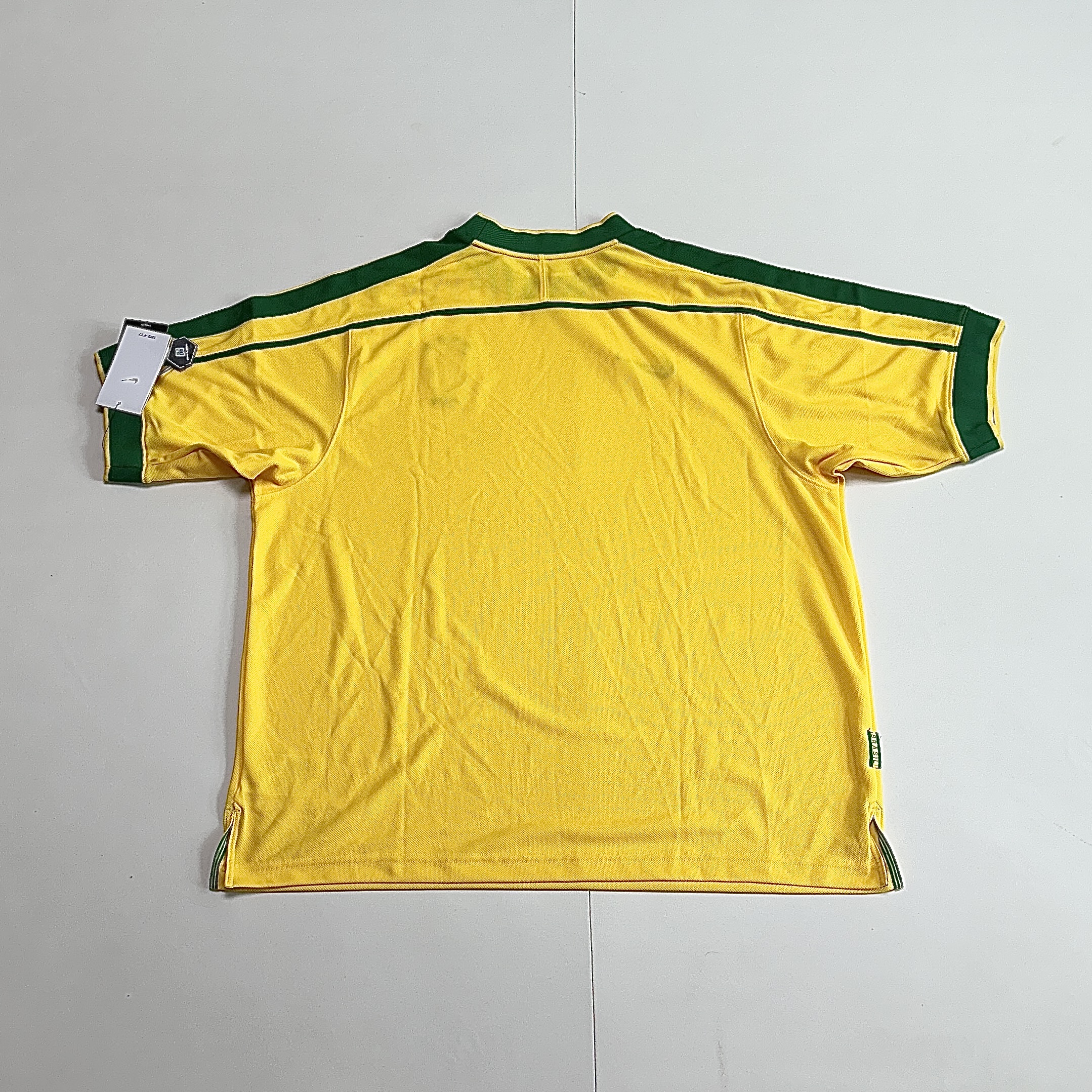 Nike Brazil 1998 Reissue Soccer Replica Jersey Varsity Maize (Non Marking Ver.) 착용 스타일 - 2