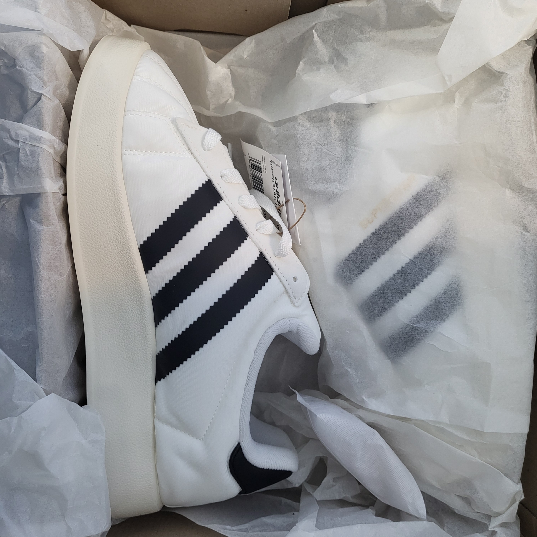 (W) Adidas Superstar Home Cloud White Core Black 착용 스타일