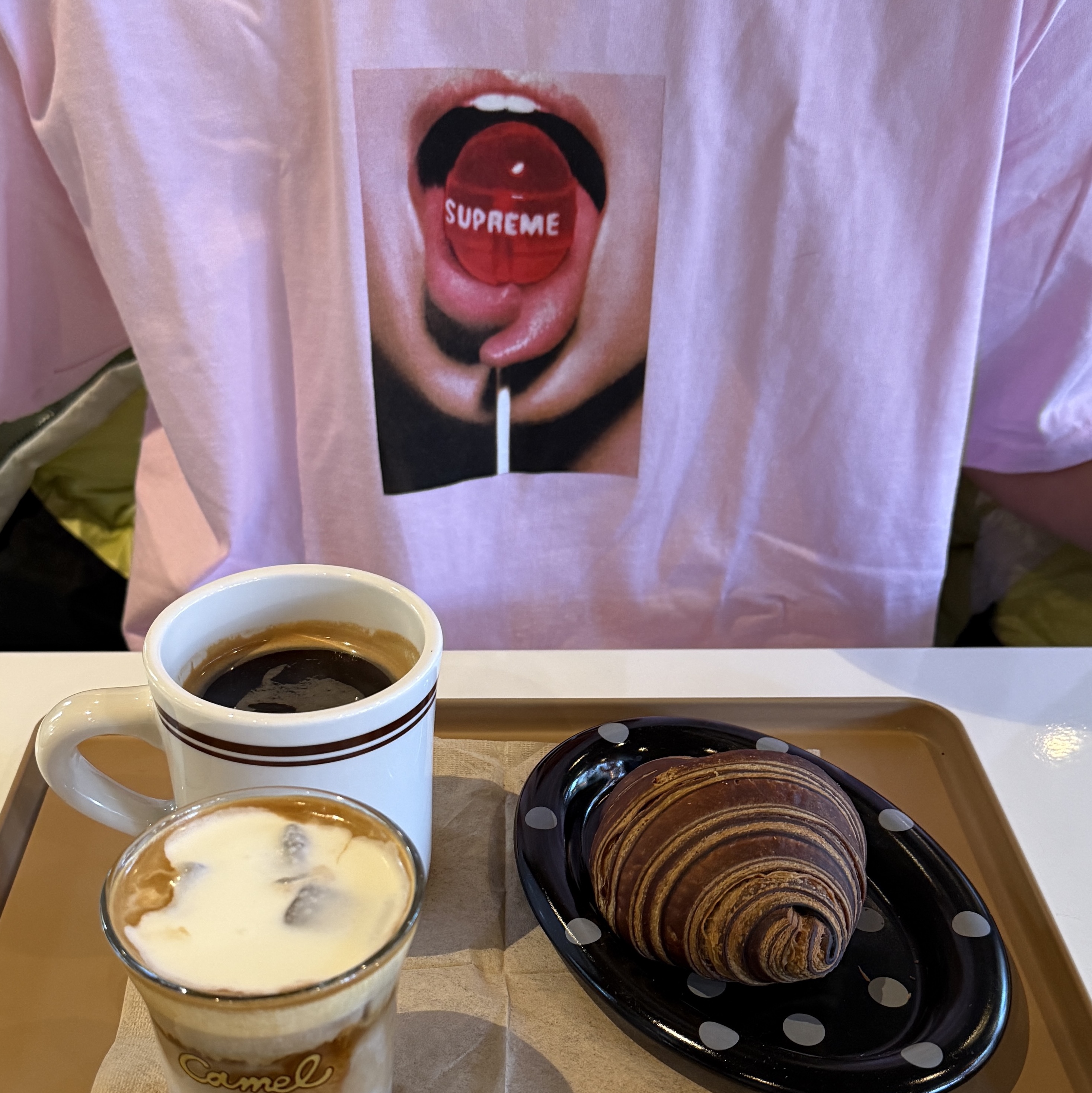 Supreme Lollipop T-Shirt Light Pink - 24FW 착용 스타일 - 3