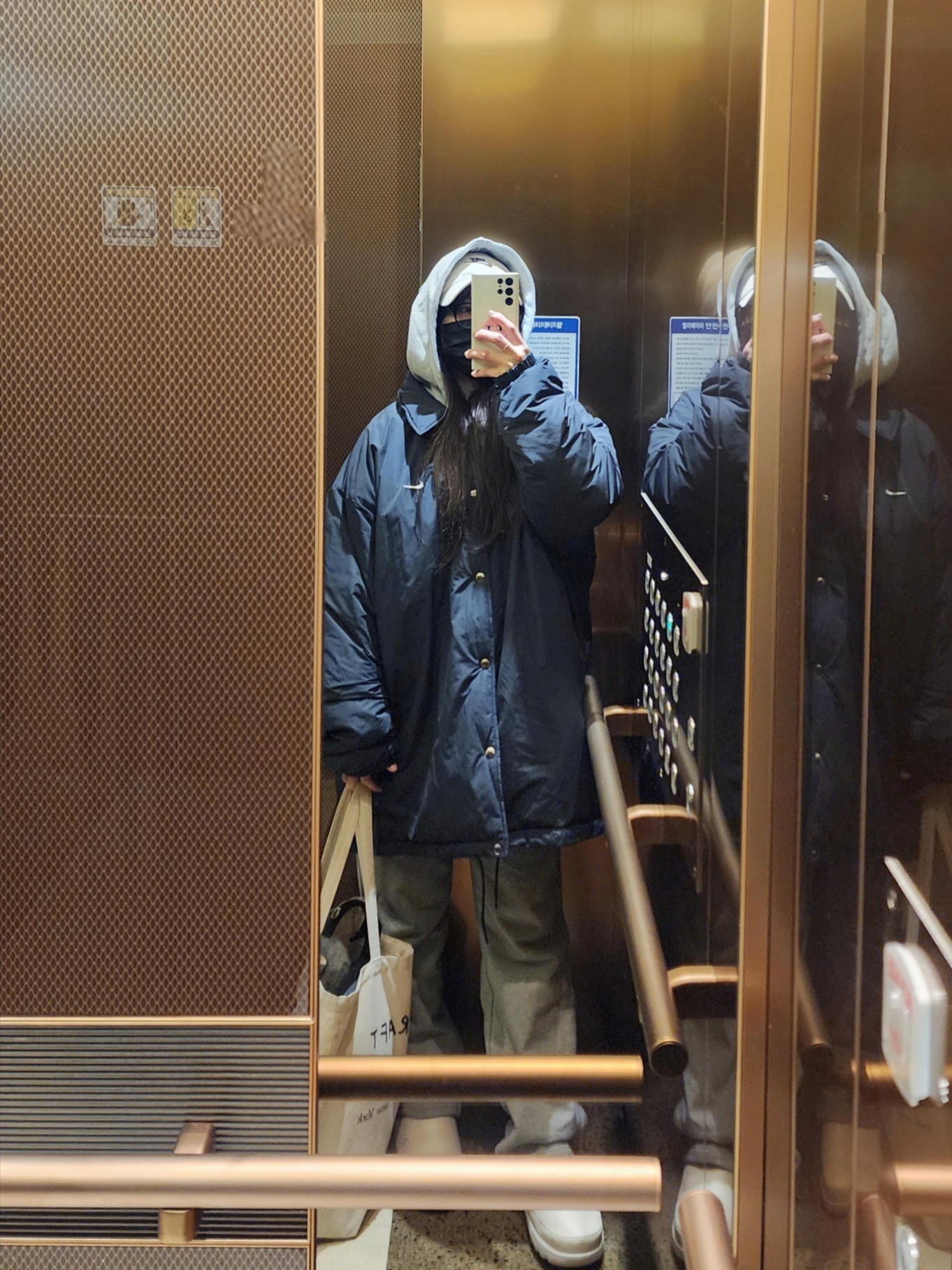 The North Face Camp Mule Cream, Nike Heritage 86 Futura Washed Cap Light Bone 착용 스타일