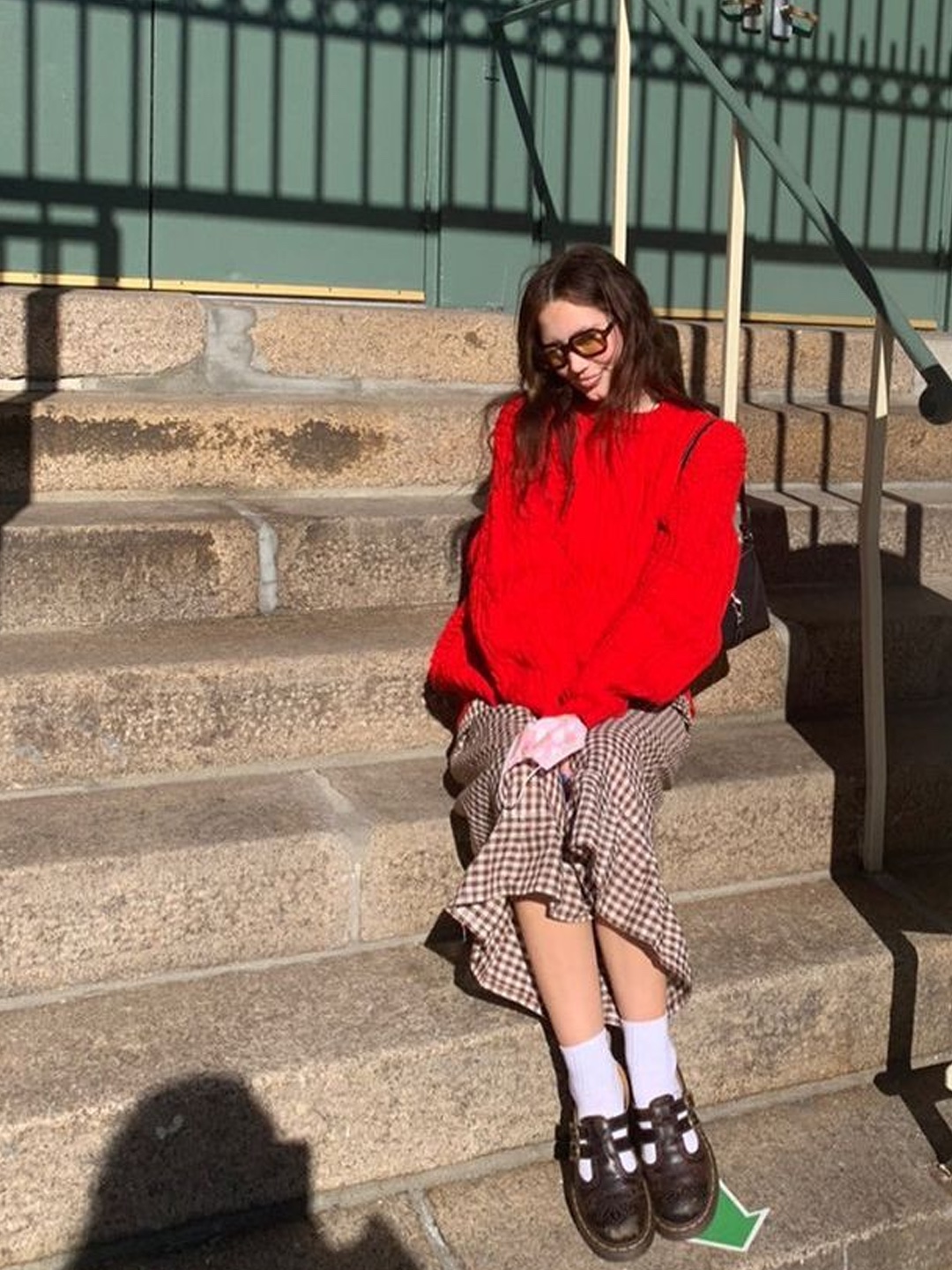 Greenbutter Women Butter Long Socks Red, (W) Play Comme des Garcons Red Heart Knit Cardigan Red 착용 스타일 - 3