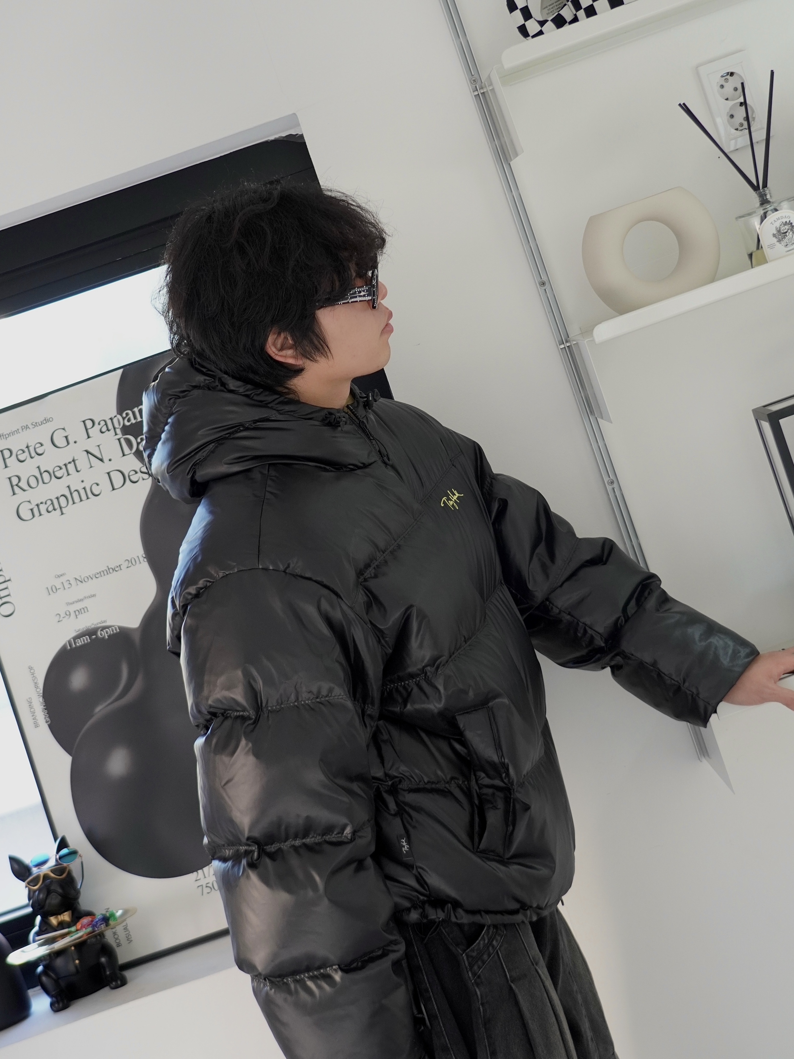 TONY HAWK Balboa Ripstop Hooded Down Short Puffer Black, Balenciaga Stapler Sneaker Beige Grey 착용 스타일 - 4