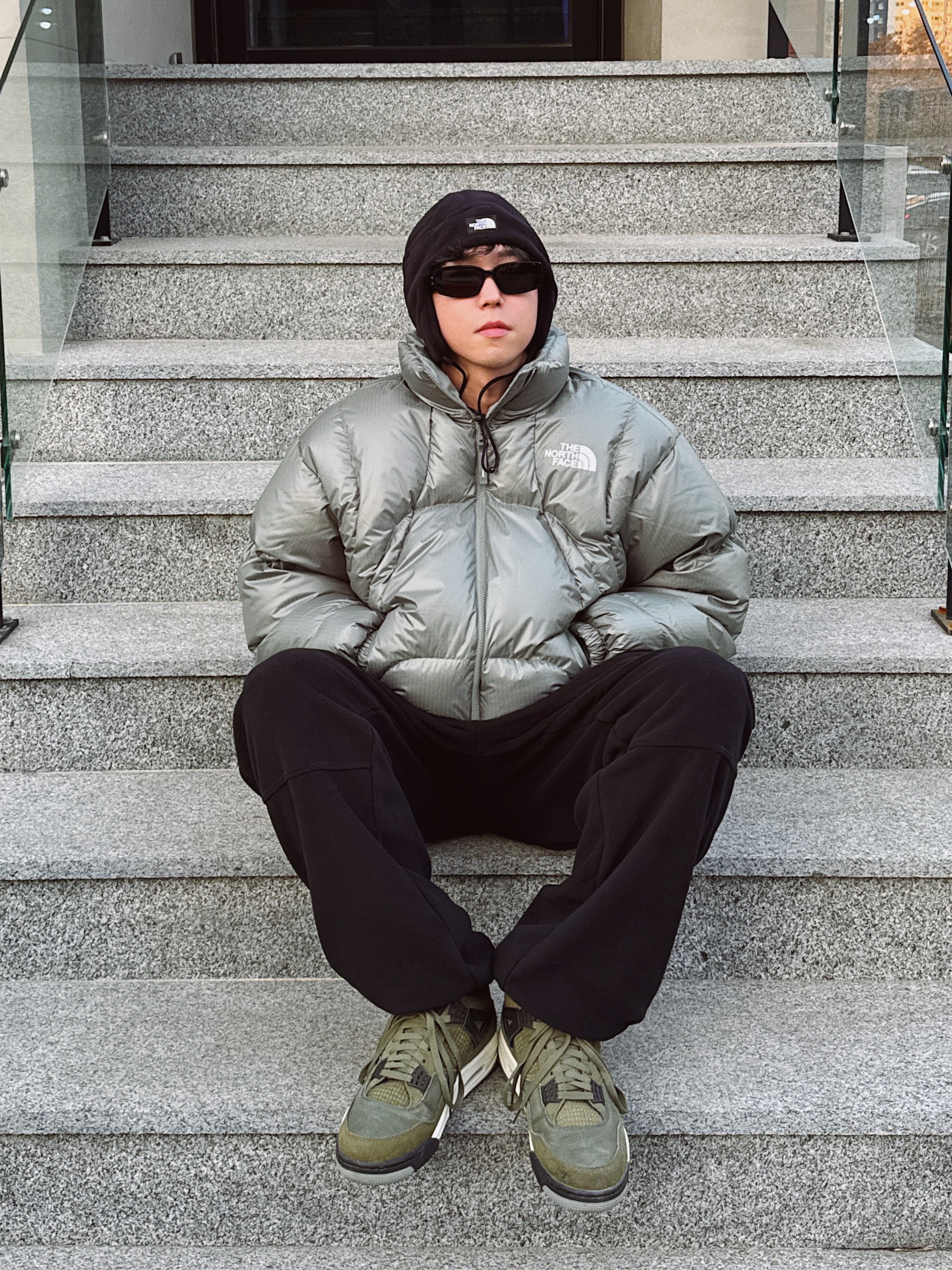 The North Face Fleece Earmuff Beanie Black, The North Face White Label Wave RDS Down Jacket Khaki 착용 스타일 - 2